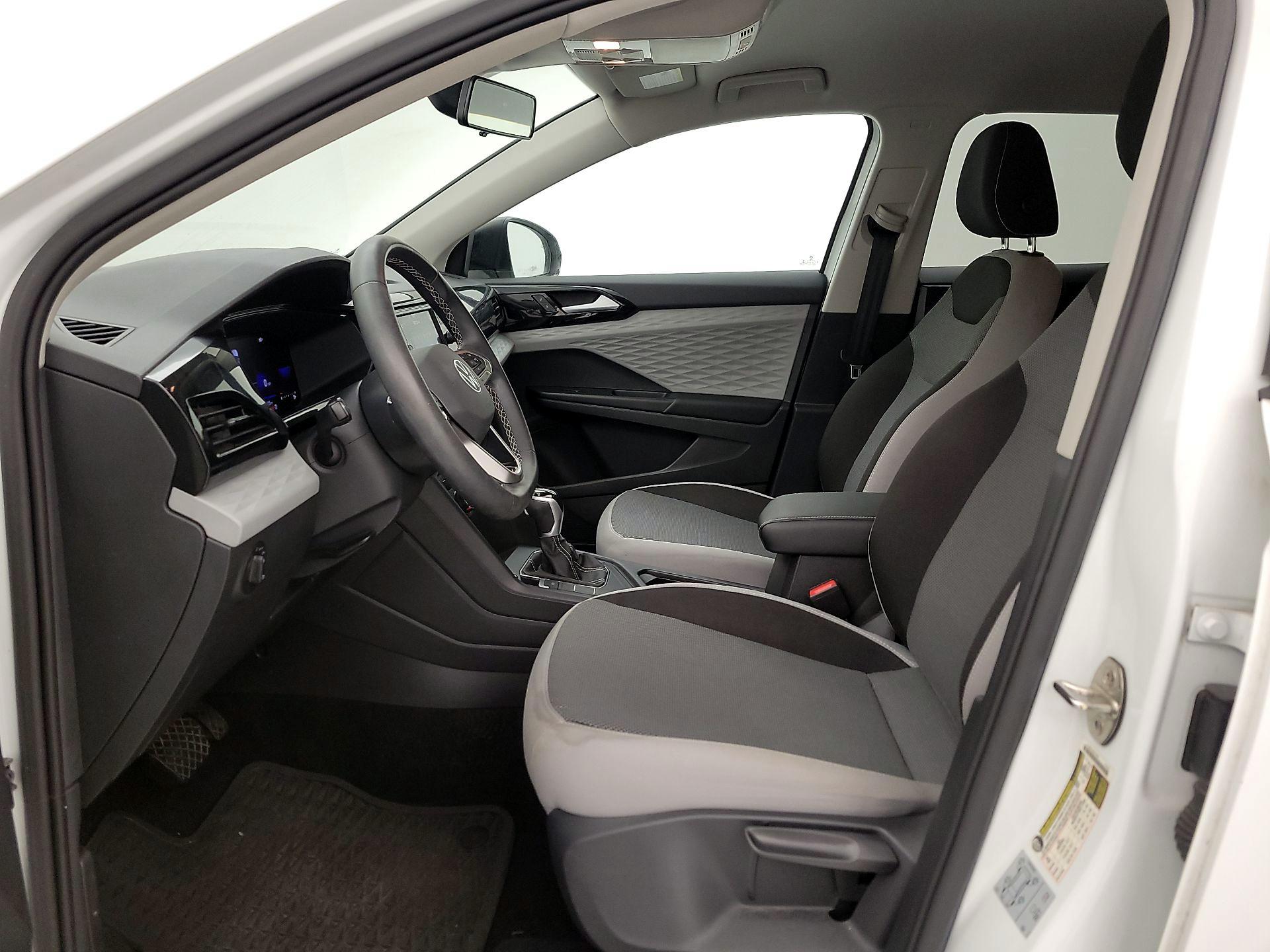 Thumbnail: 2022 Volkswagen Taos - 11