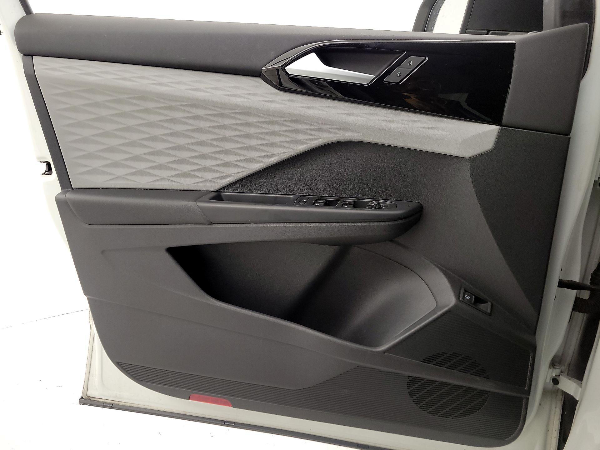 Thumbnail: 2022 Volkswagen Taos - 12