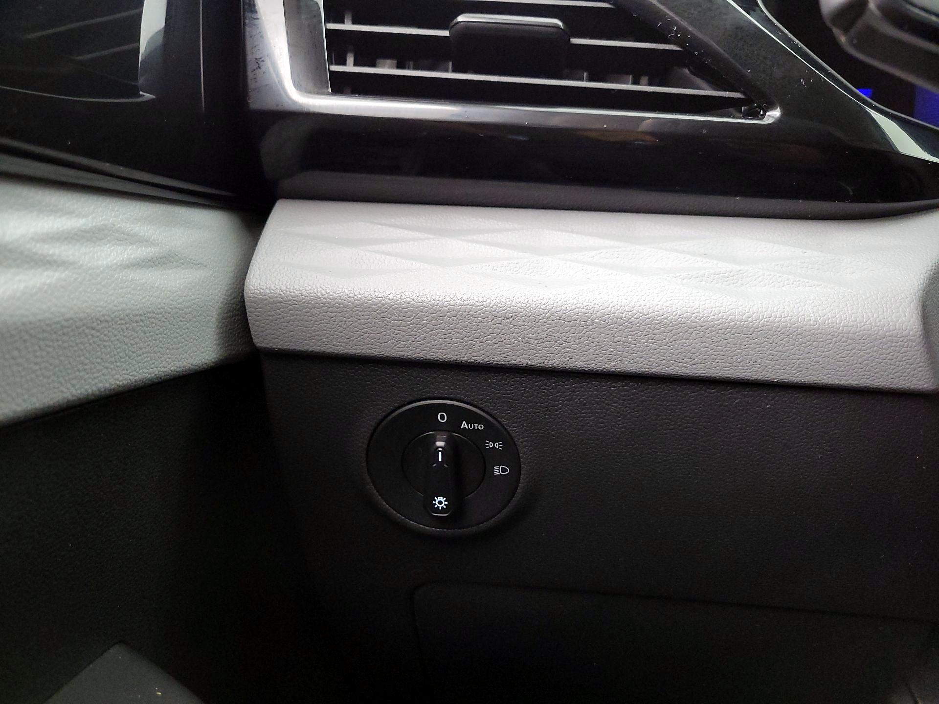 Thumbnail: 2022 Volkswagen Taos - 13