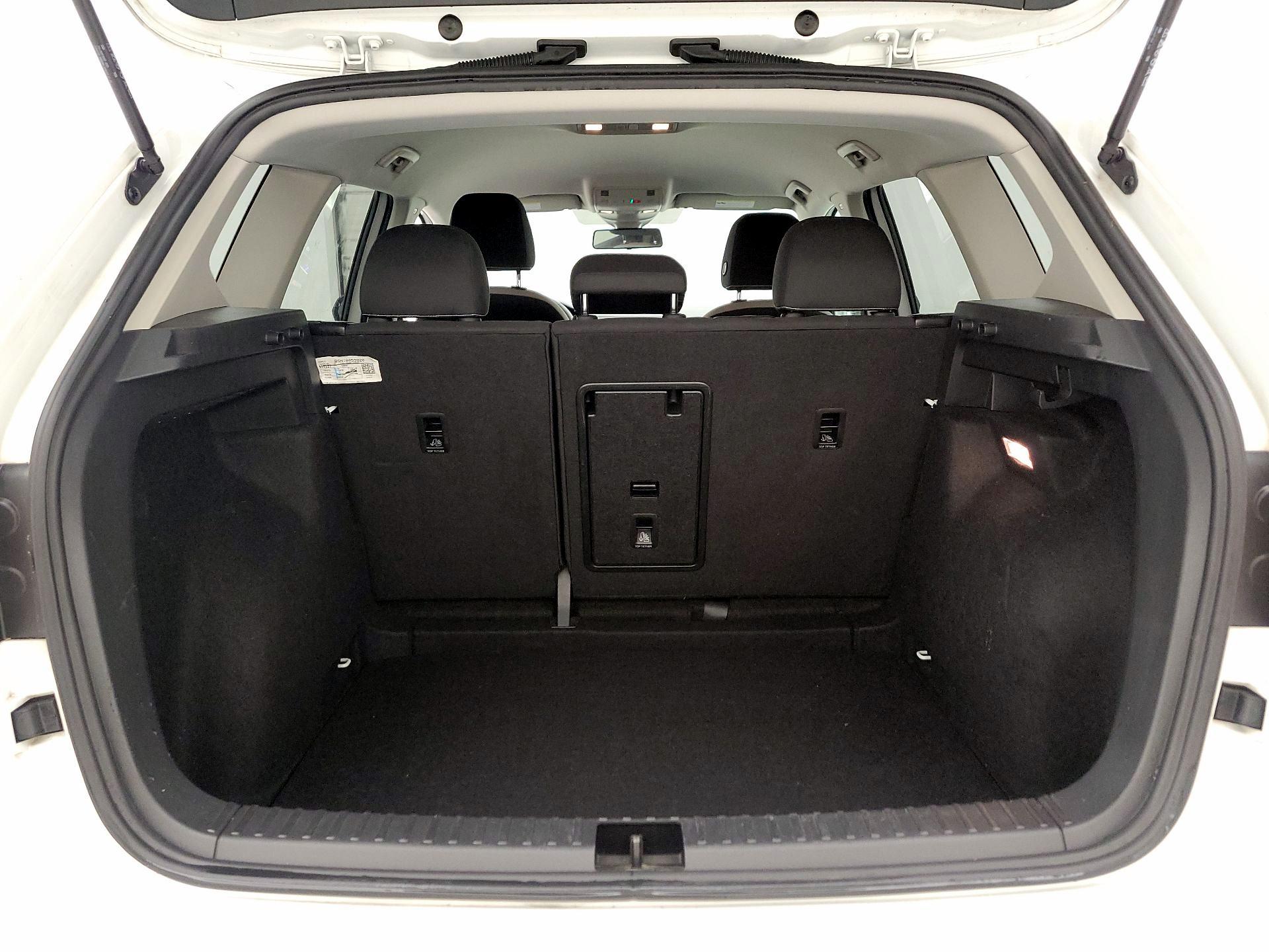 Thumbnail: 2022 Volkswagen Taos - 19