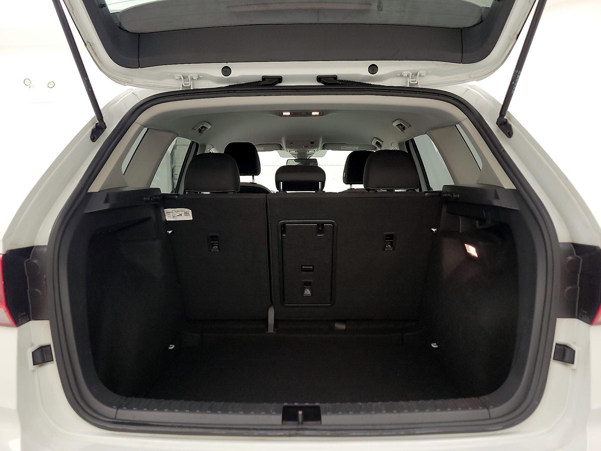 Thumbnail: 2022 Volkswagen Taos - 20