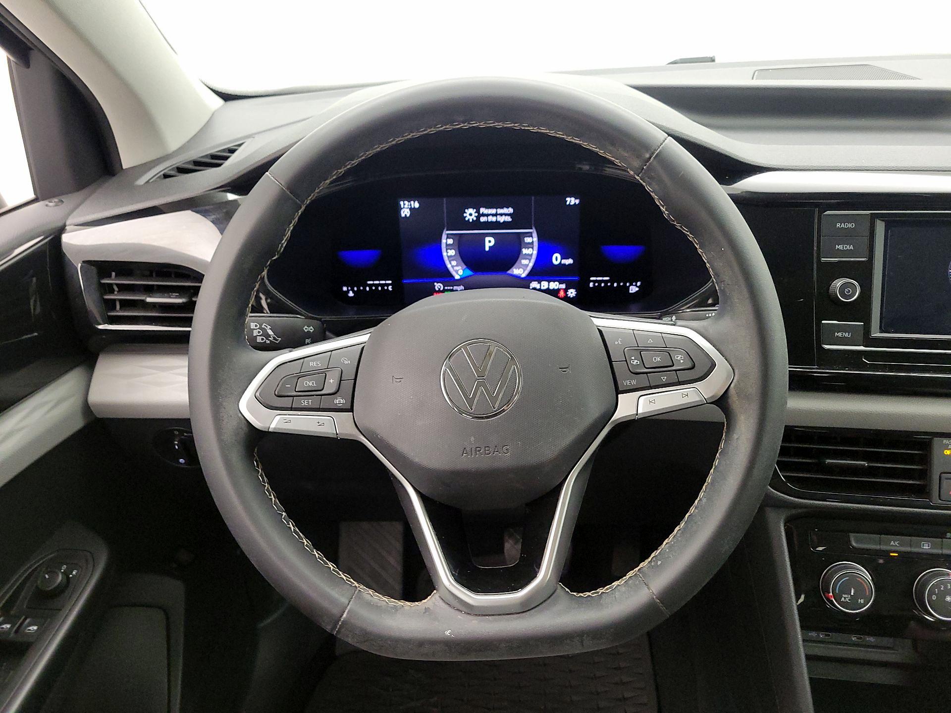 Thumbnail: 2023 Volkswagen Taos - 10