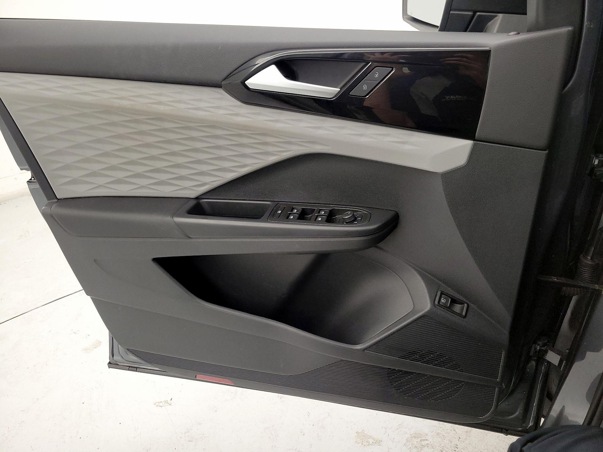 Thumbnail: 2023 Volkswagen Taos - 12