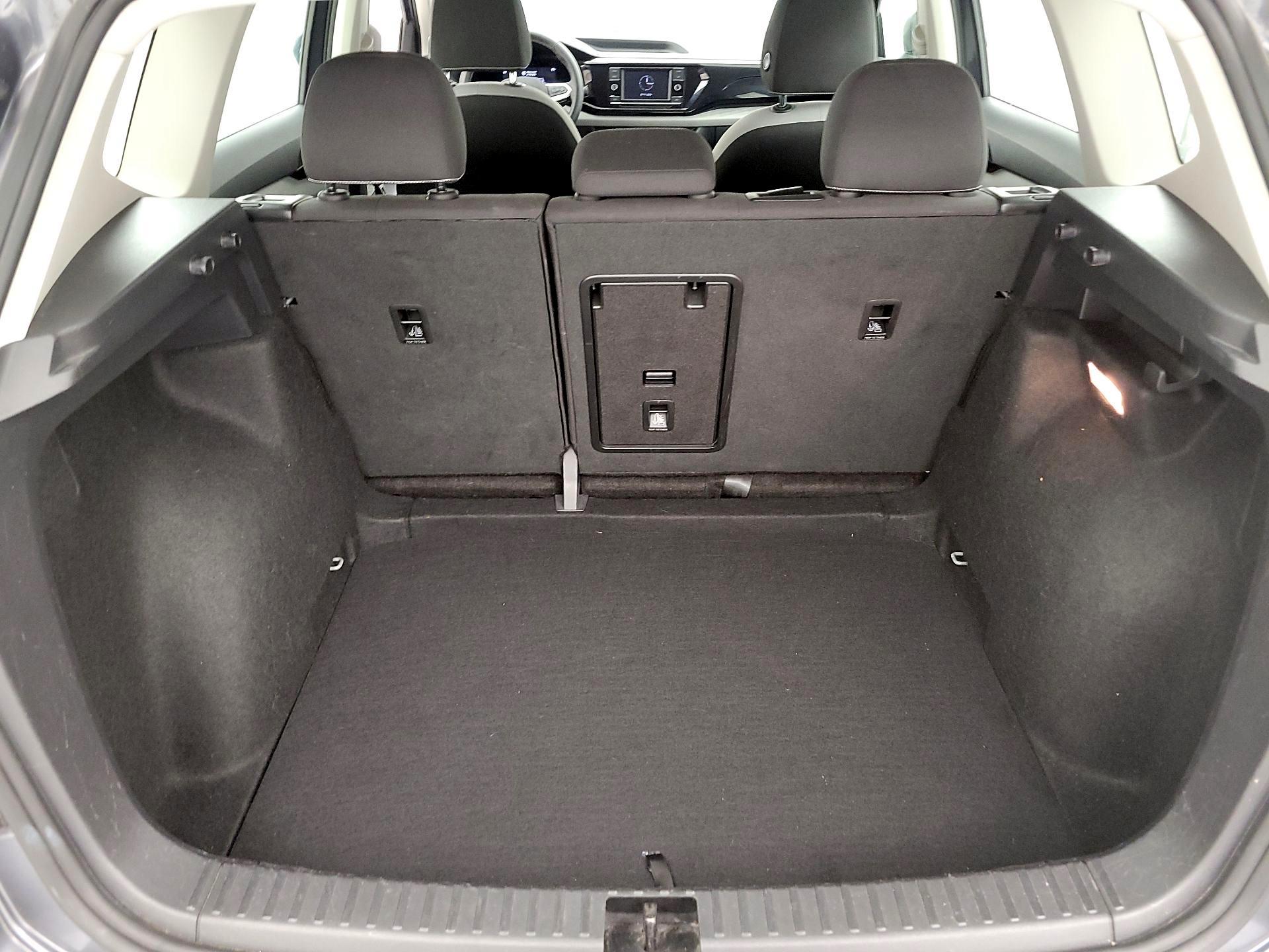 Thumbnail: 2023 Volkswagen Taos - 20