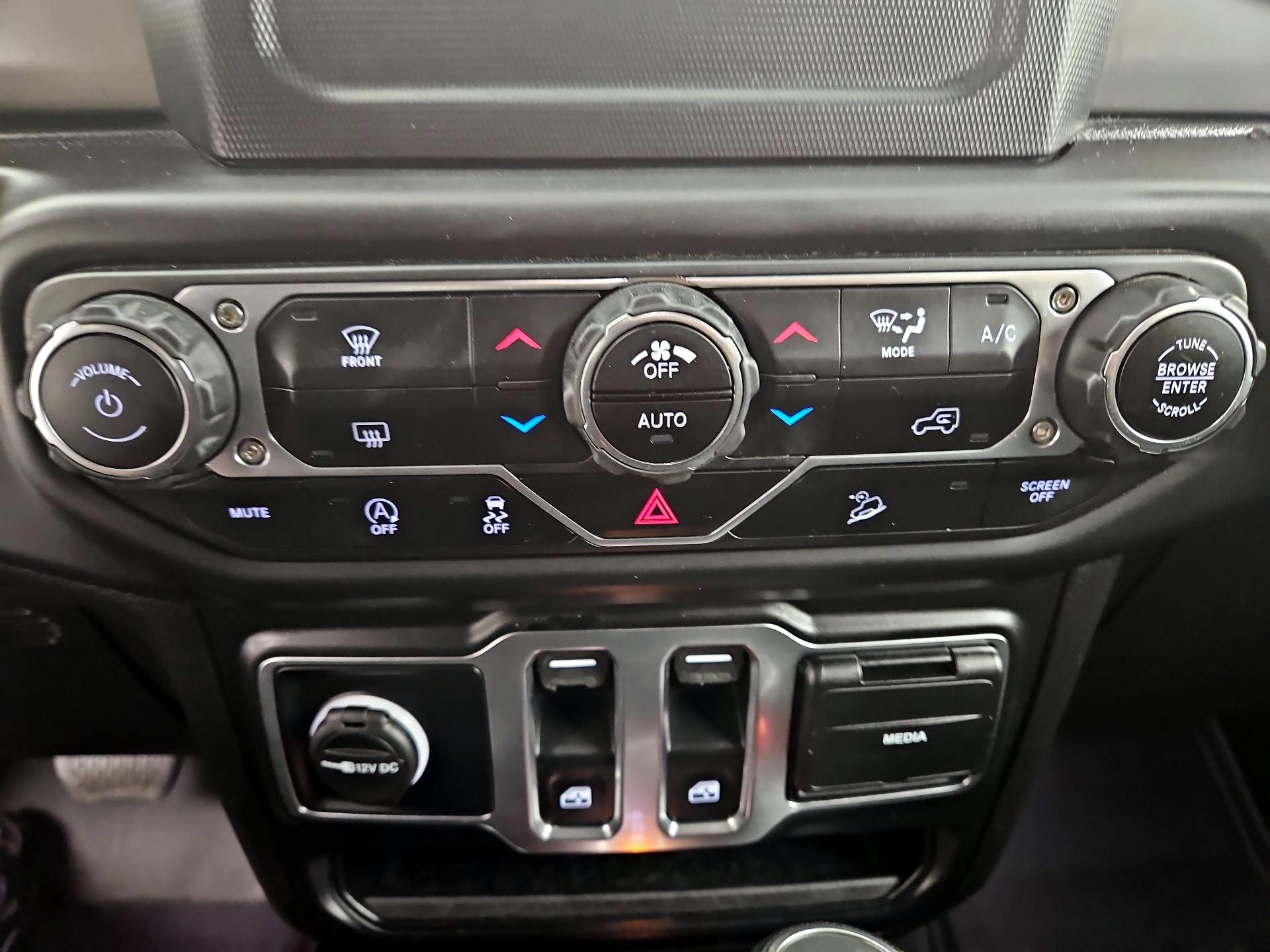 Thumbnail: 2020 Jeep Wrangler - 16