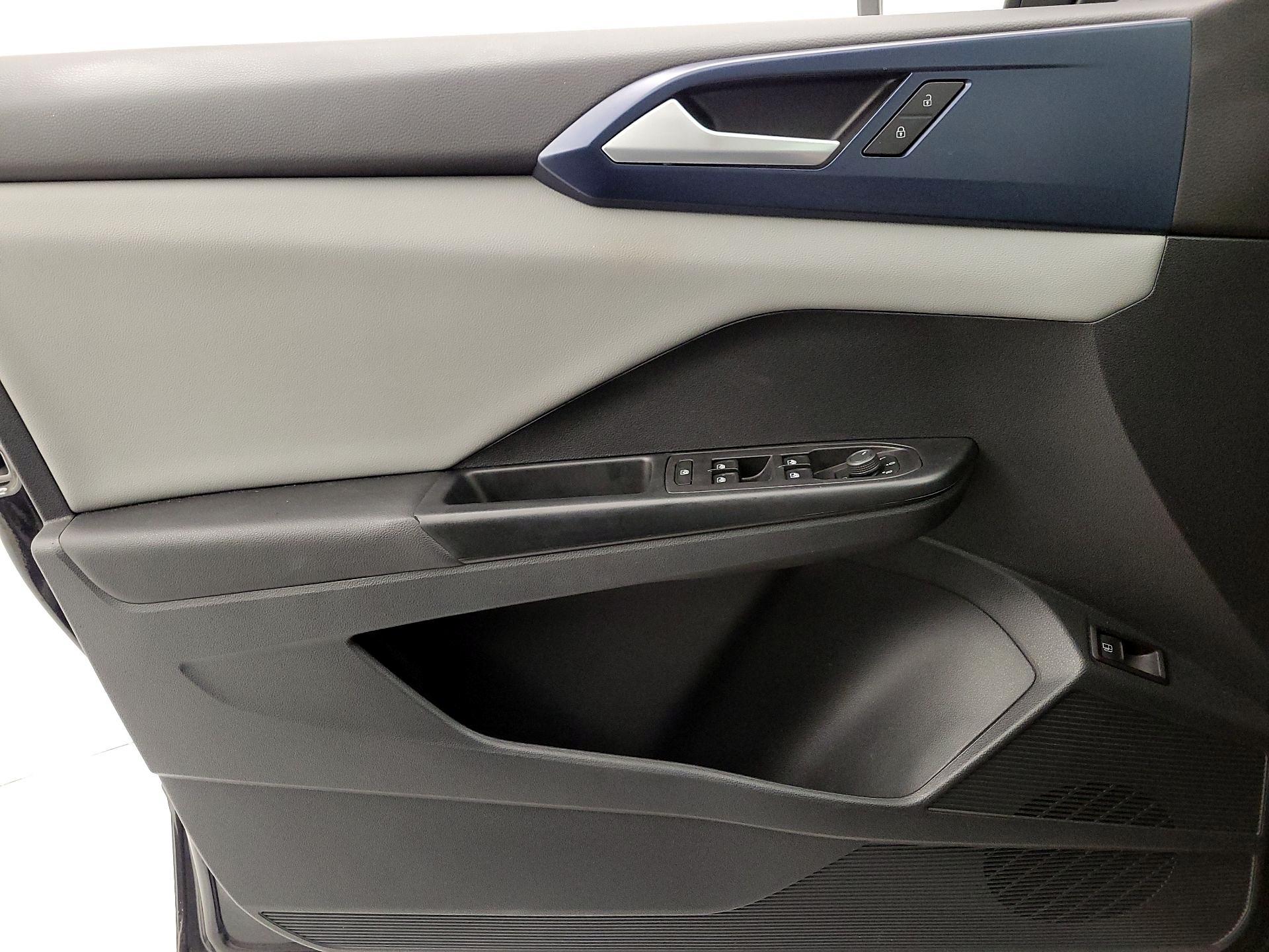 Thumbnail: 2023 Volkswagen Taos - 12