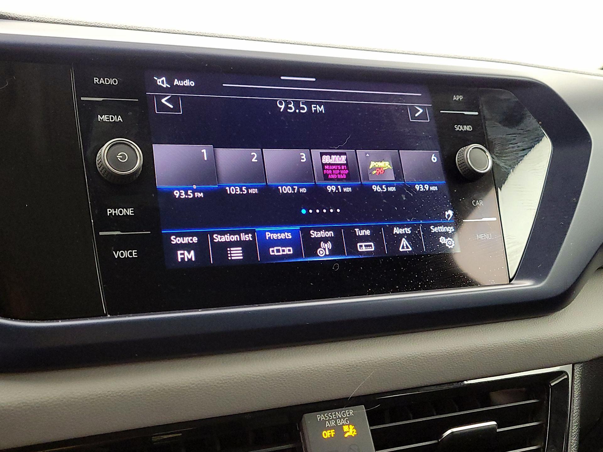 Thumbnail: 2023 Volkswagen Taos - 15