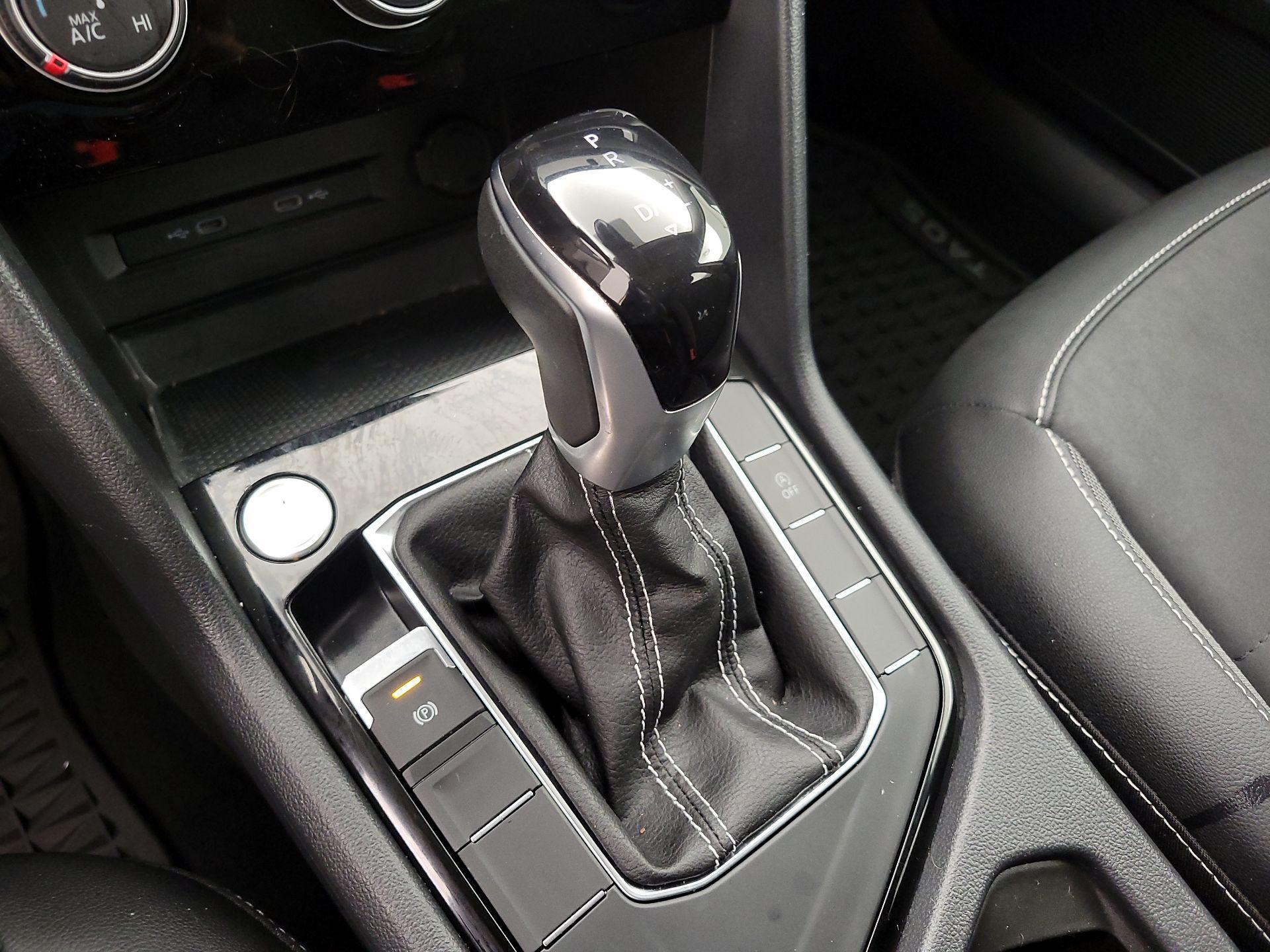 Thumbnail: 2023 Volkswagen Taos - 17