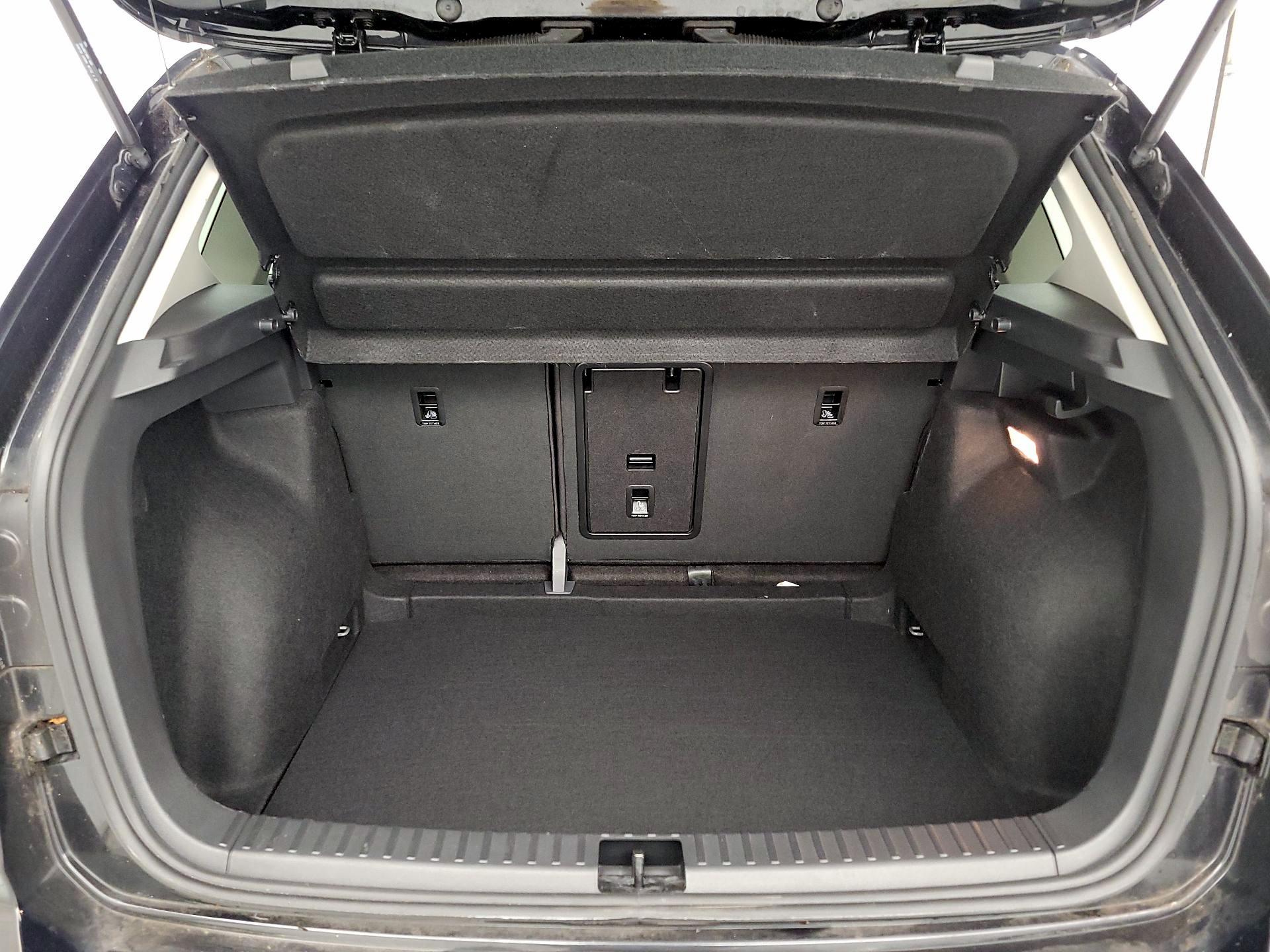 Thumbnail: 2023 Volkswagen Taos - 20