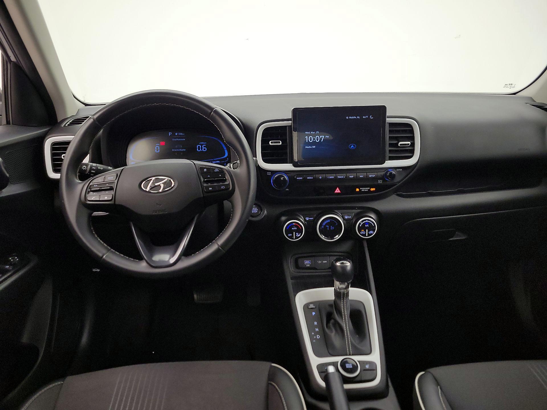 Thumbnail: 2023 Hyundai Venue - 9