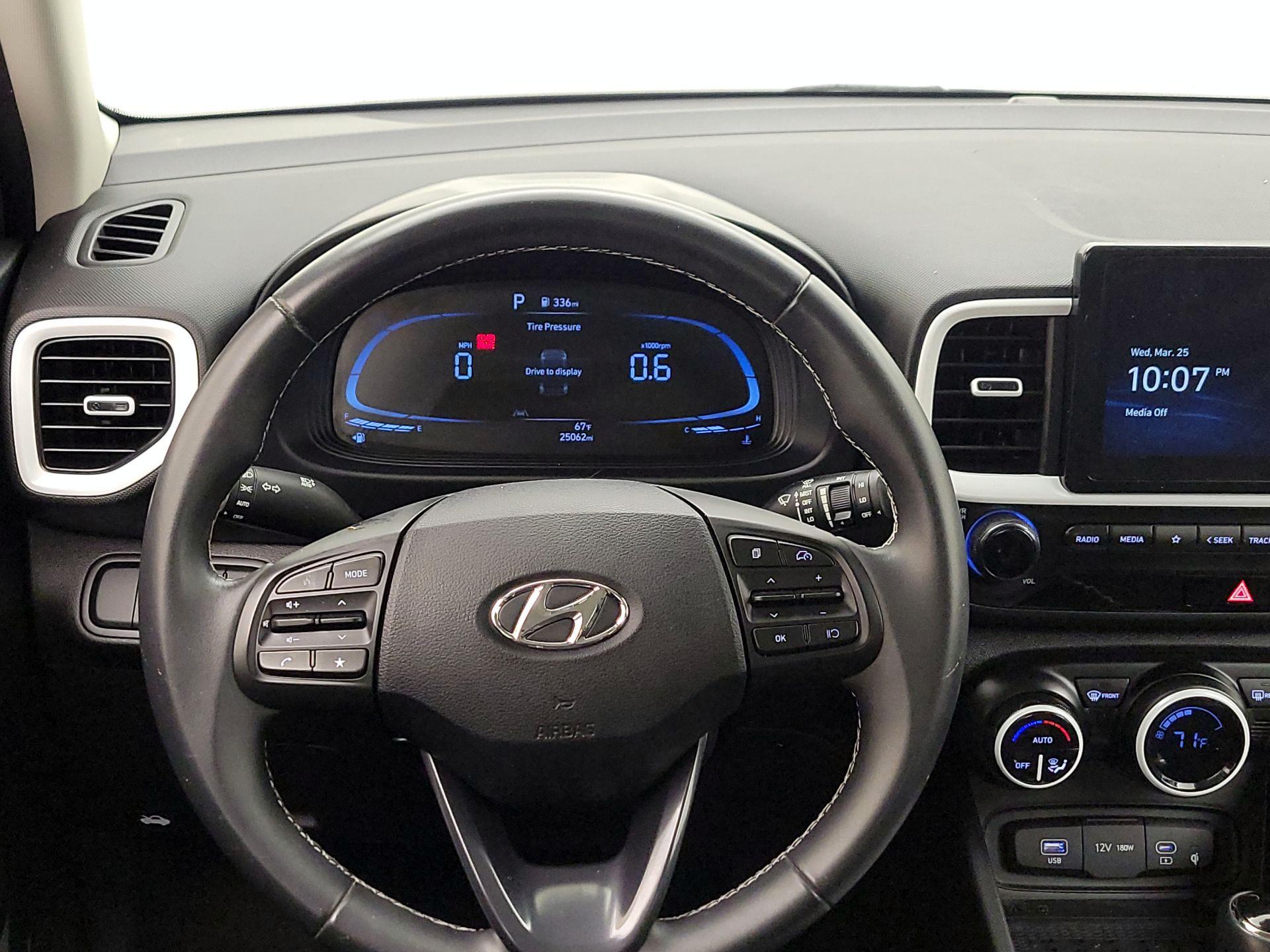 Thumbnail: 2023 Hyundai Venue - 10