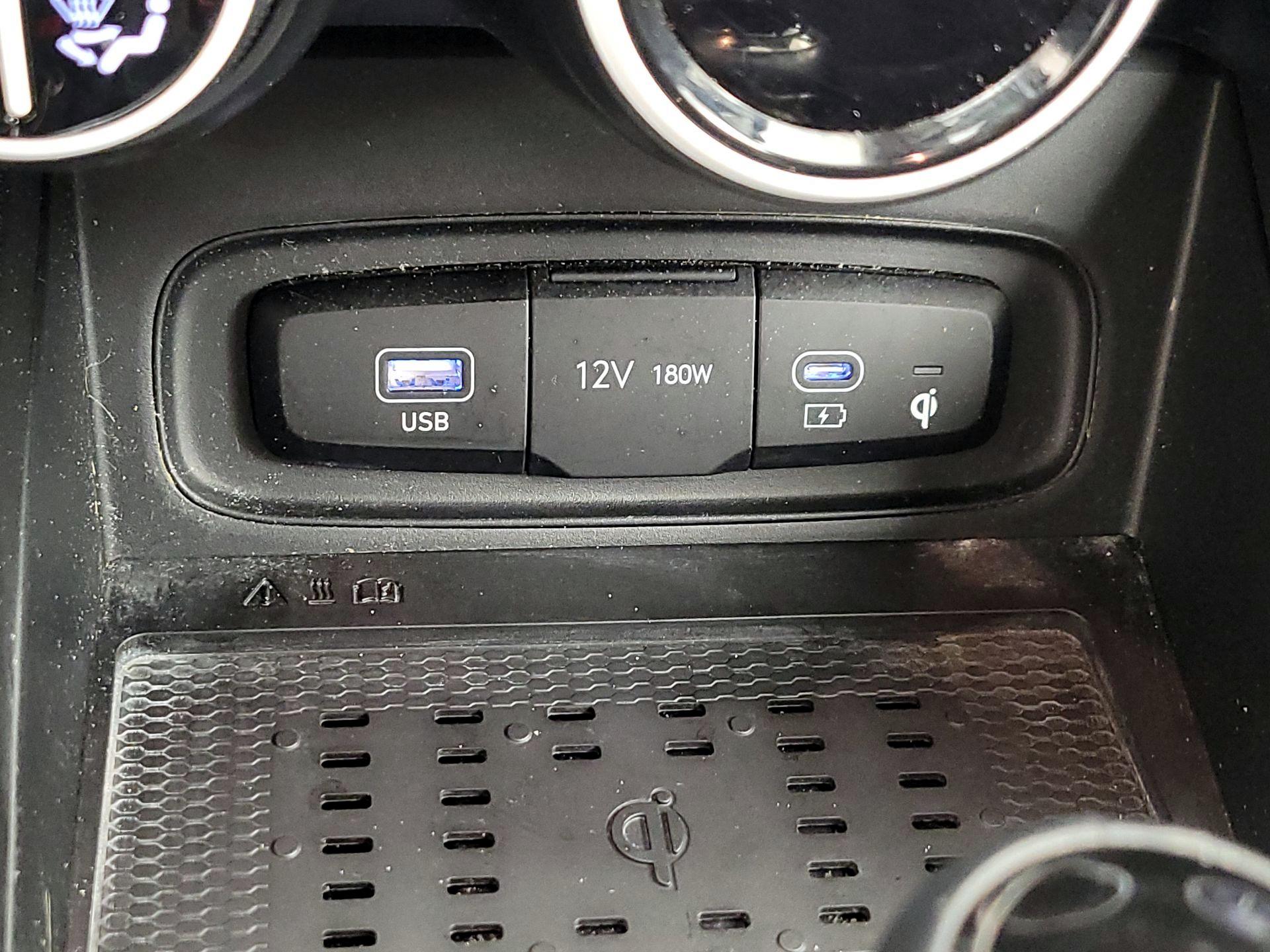 Thumbnail: 2023 Hyundai Venue - 18