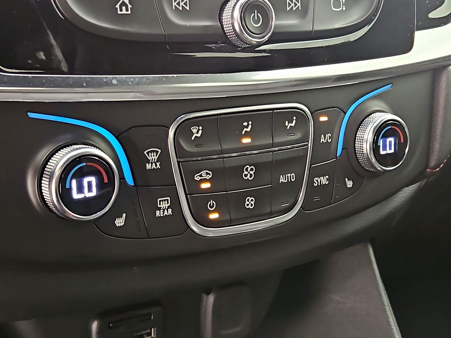 Thumbnail: 2023 Chevrolet Traverse - 16