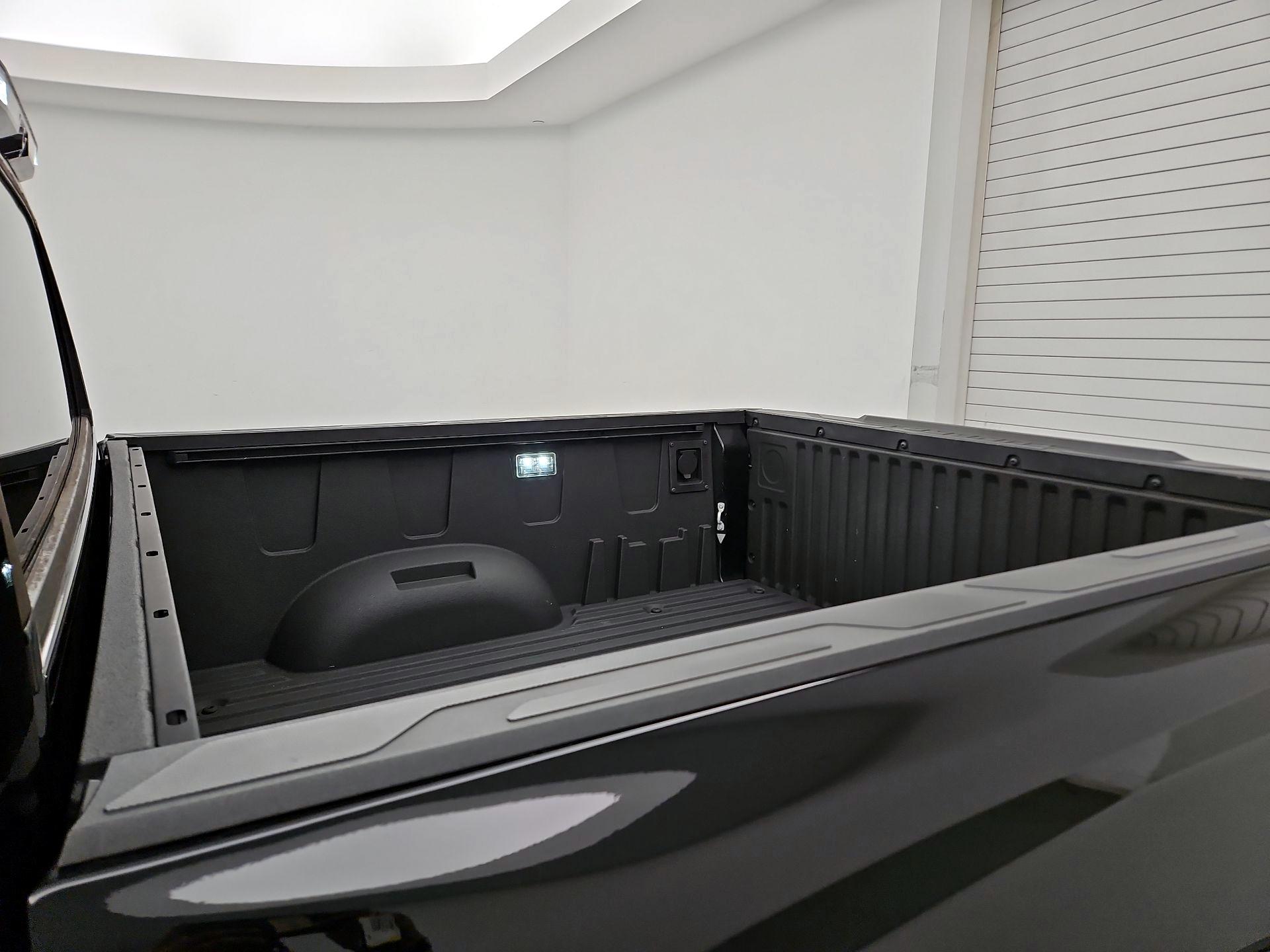 Thumbnail: 2023 Toyota Tundra - 17