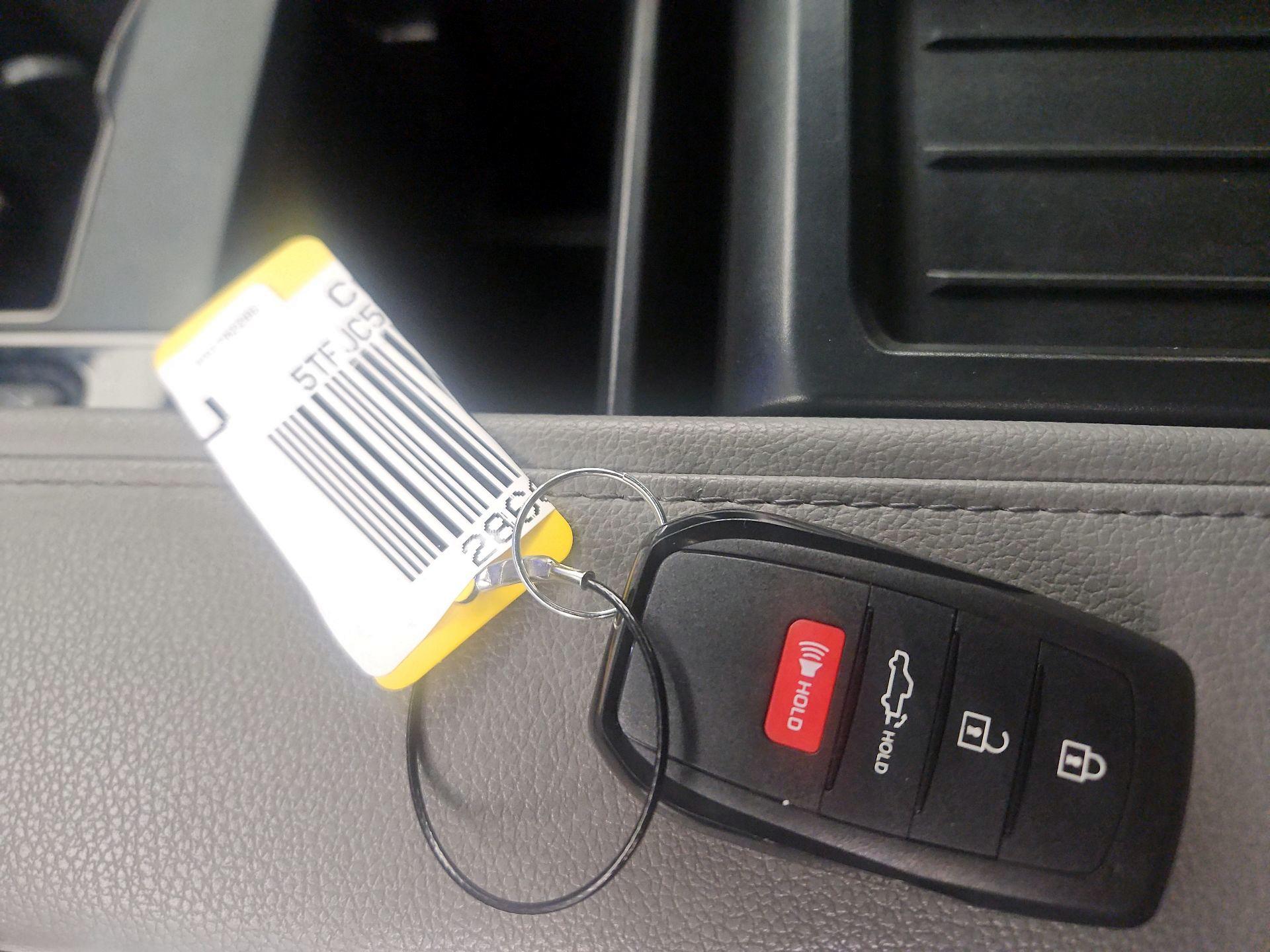 Thumbnail: 2023 Toyota Tundra - 19