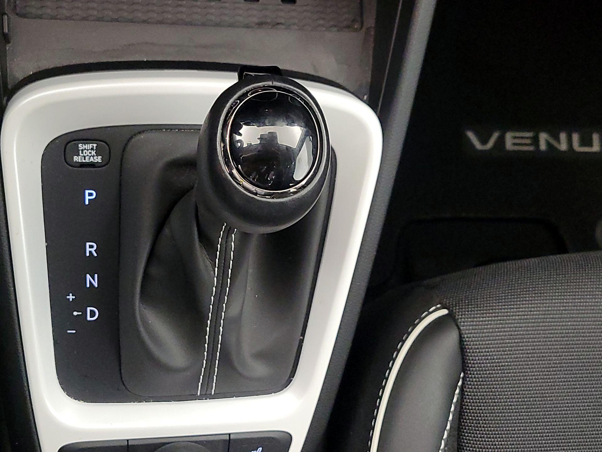 Thumbnail: 2023 Hyundai Venue - 17