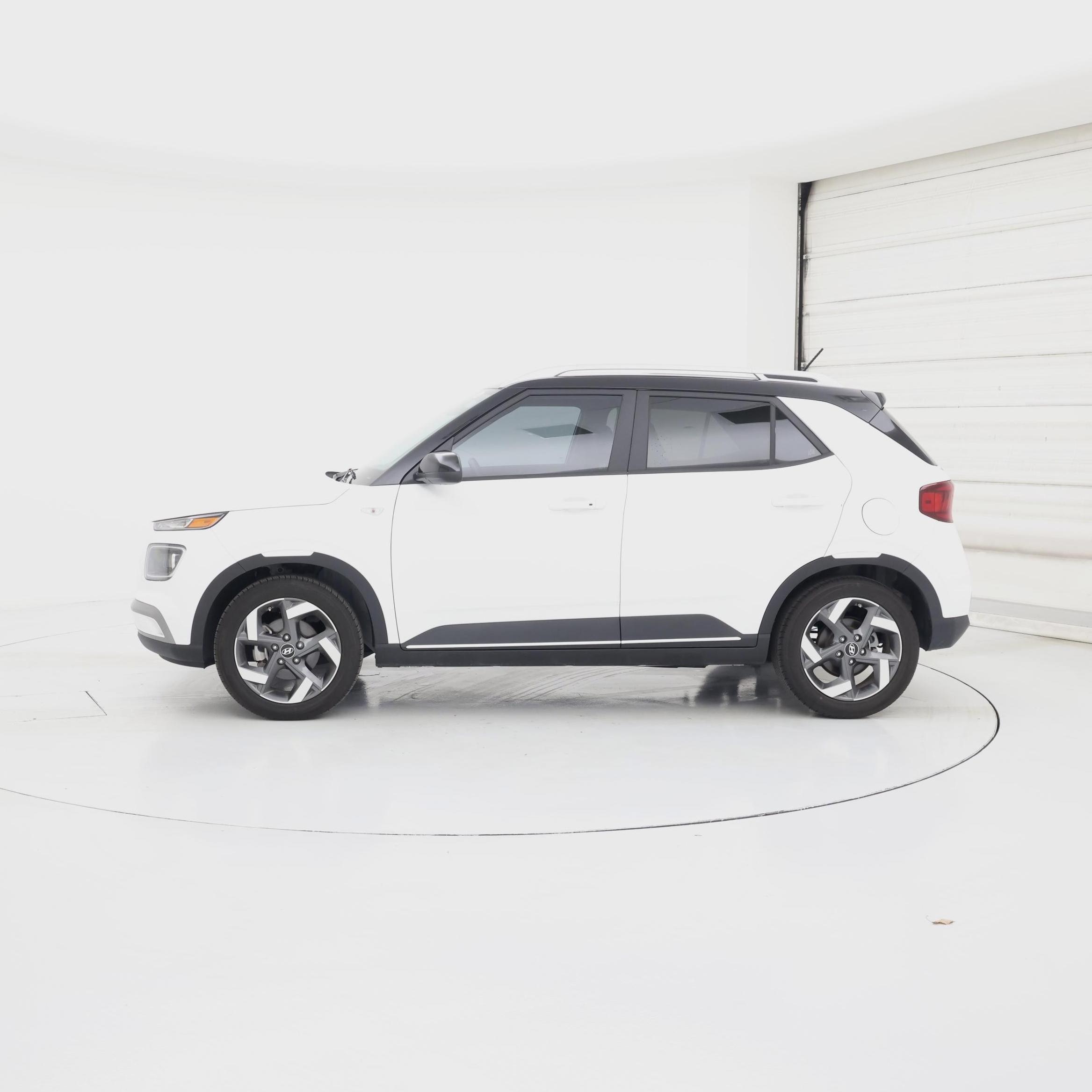 Thumbnail: 2023 Hyundai Venue - 3