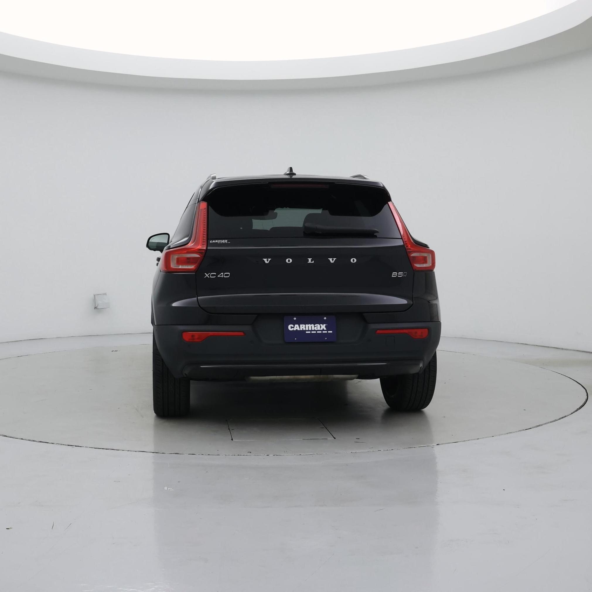Thumbnail: 2023 Volvo XC40 - 6