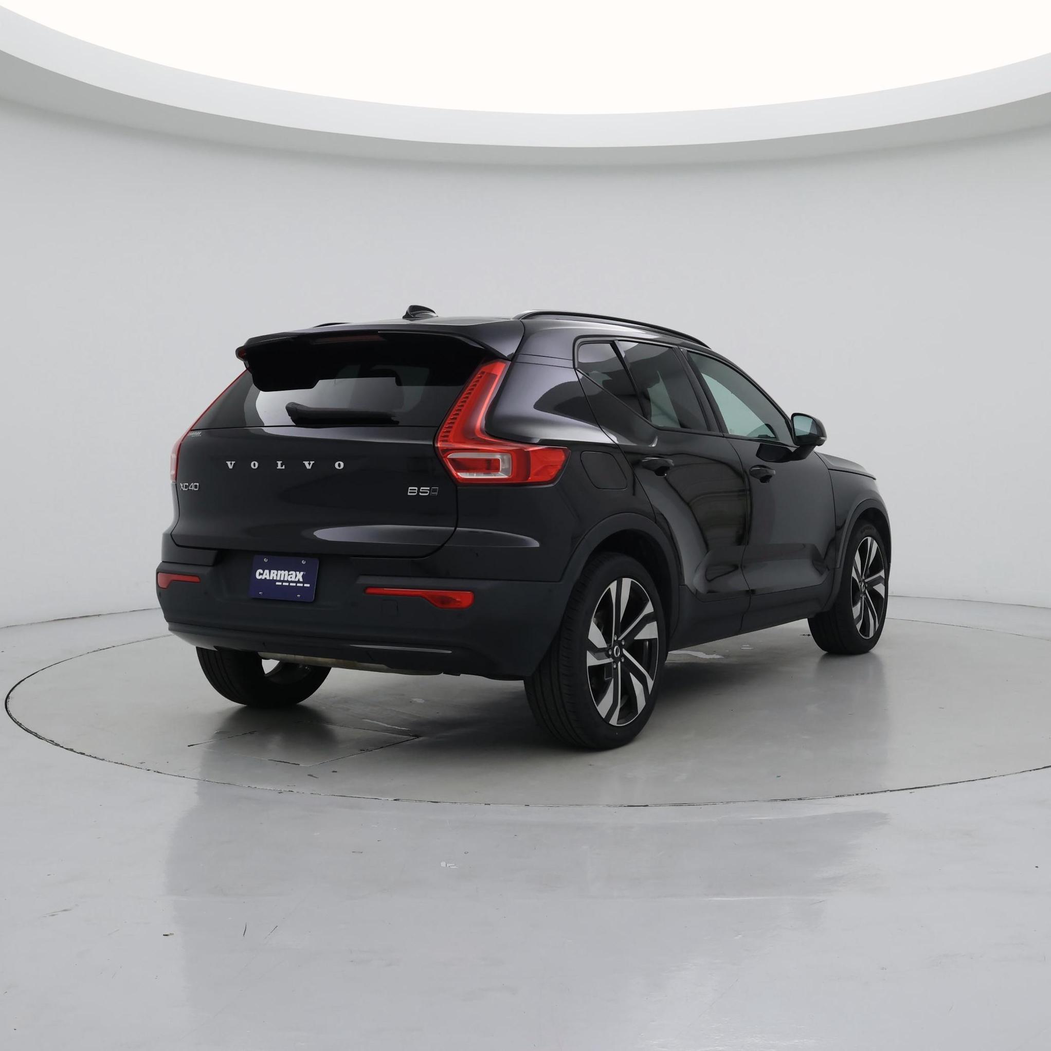 Thumbnail: 2023 Volvo XC40 - 8
