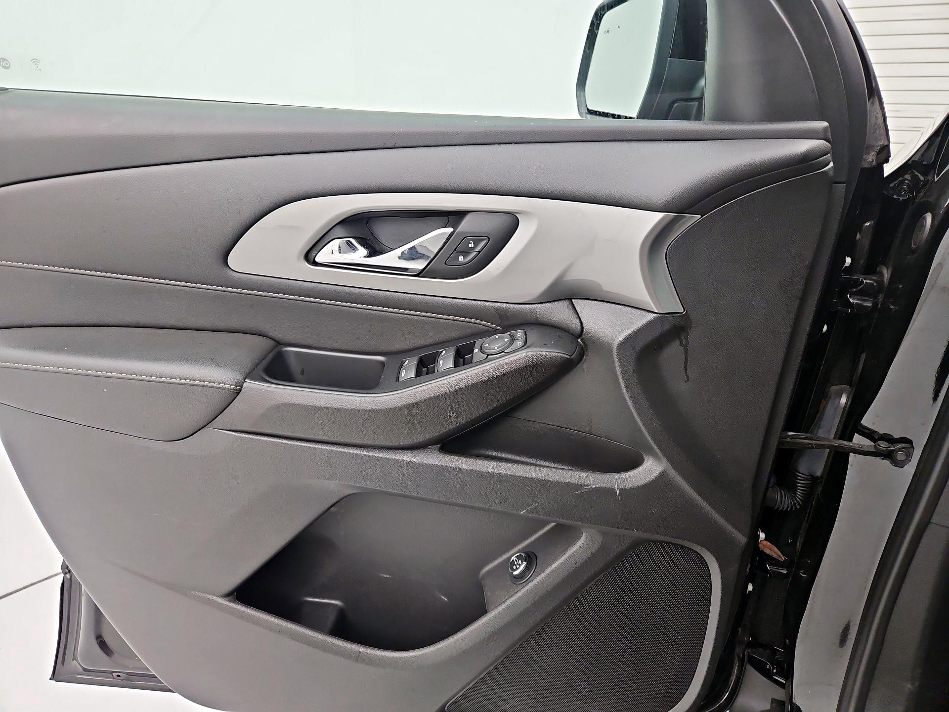 Thumbnail: 2023 Chevrolet Traverse - 12