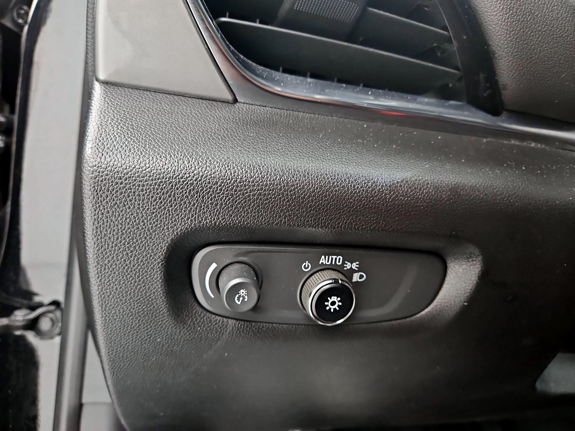 Thumbnail: 2023 Chevrolet Traverse - 13