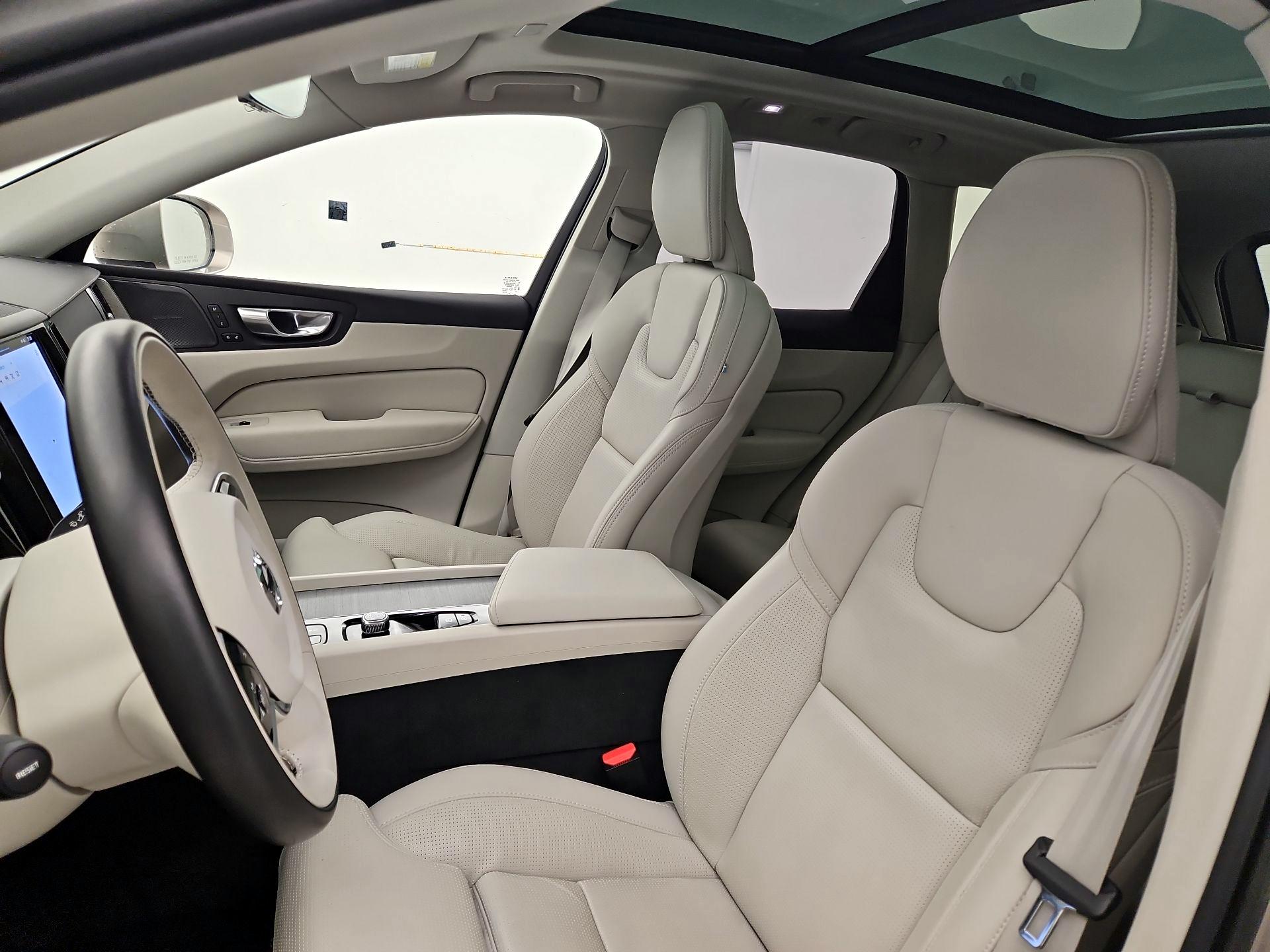 Thumbnail: 2023 Volvo XC60 - 11