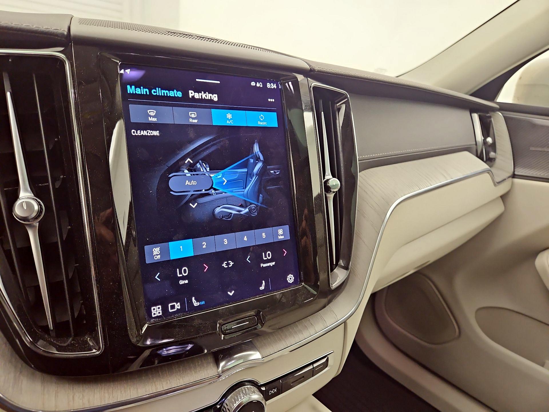 Thumbnail: 2023 Volvo XC60 - 17