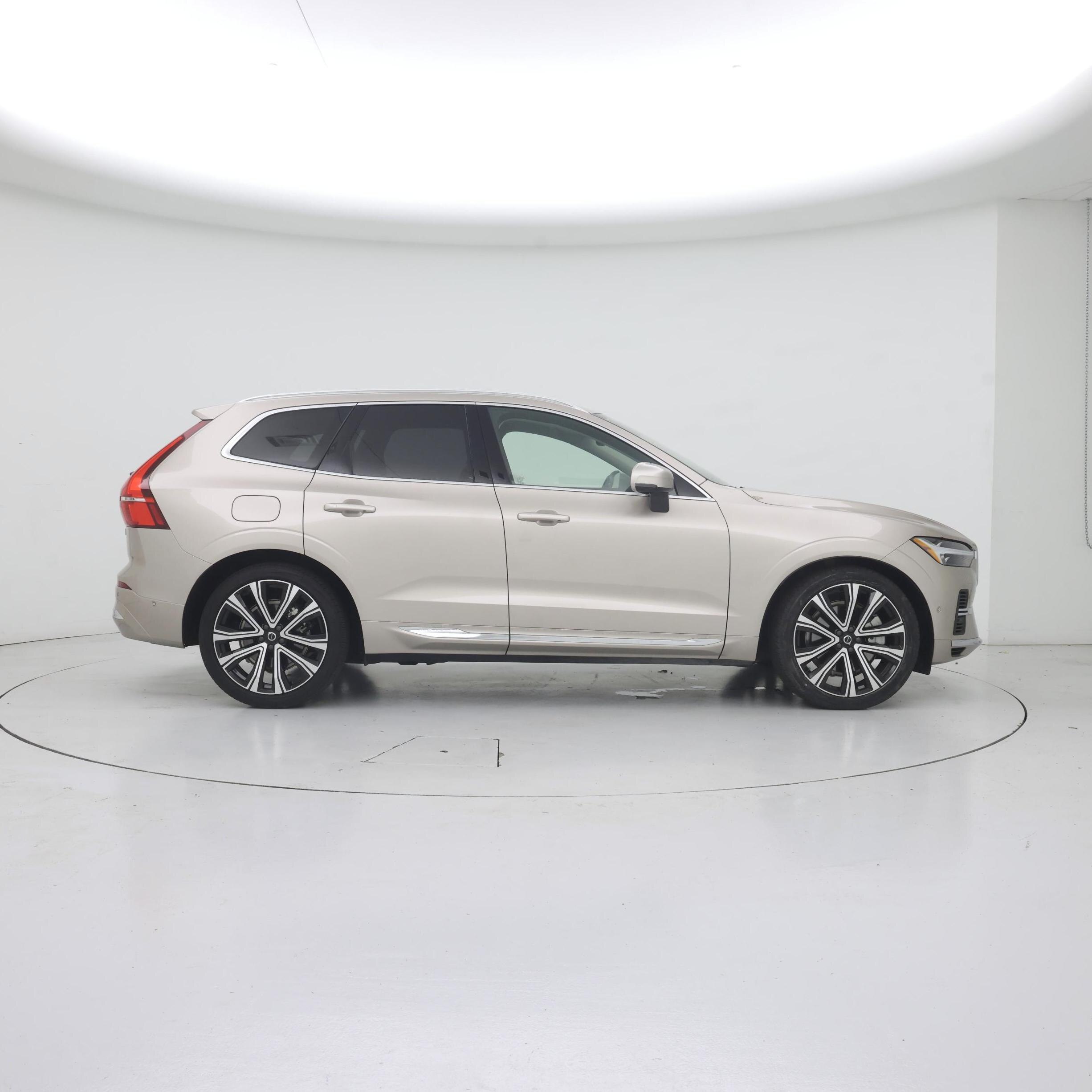 Thumbnail: 2023 Volvo XC60 - 7