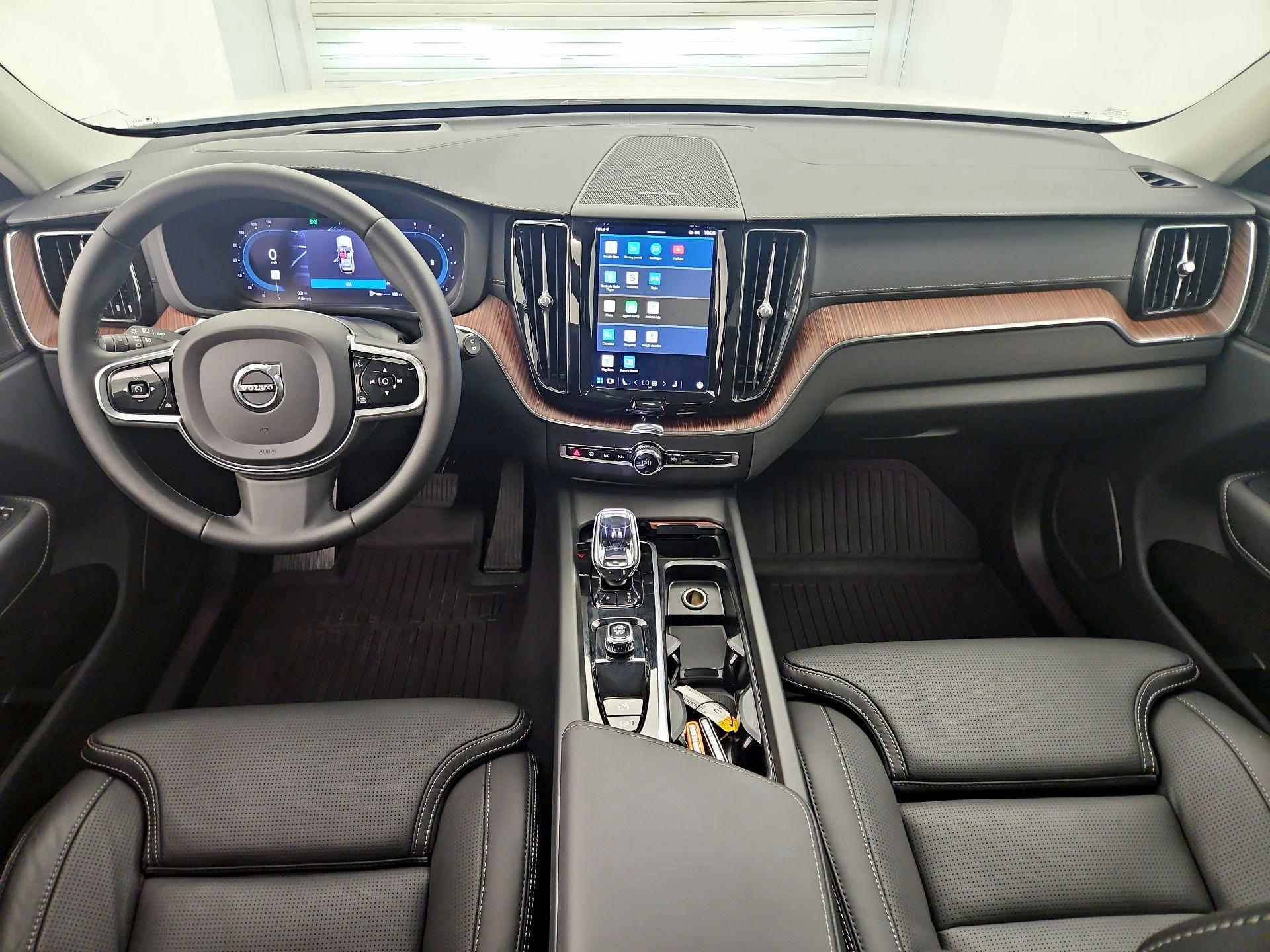 Thumbnail: 2023 Volvo XC60 - 9