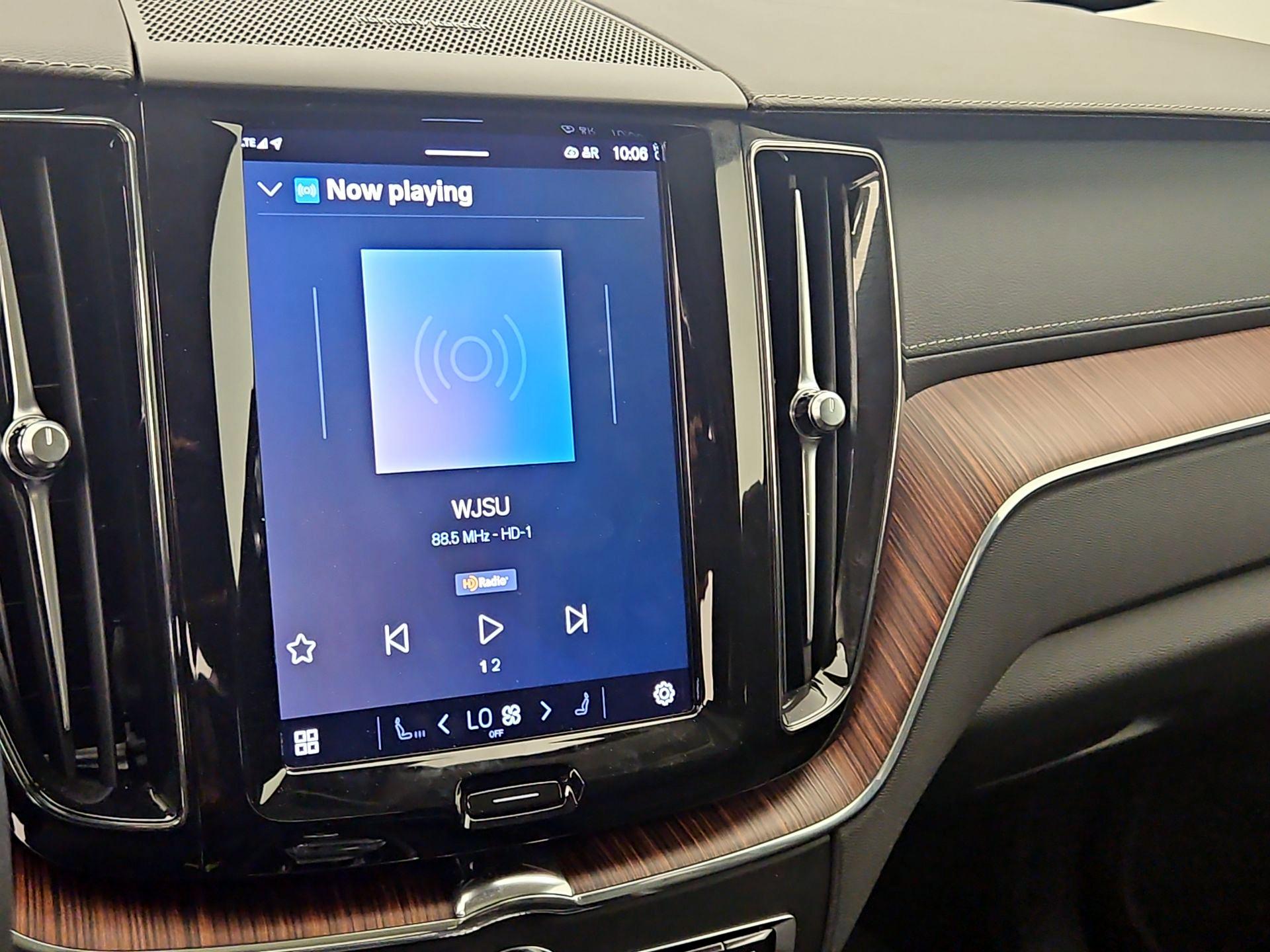 Thumbnail: 2023 Volvo XC60 - 15