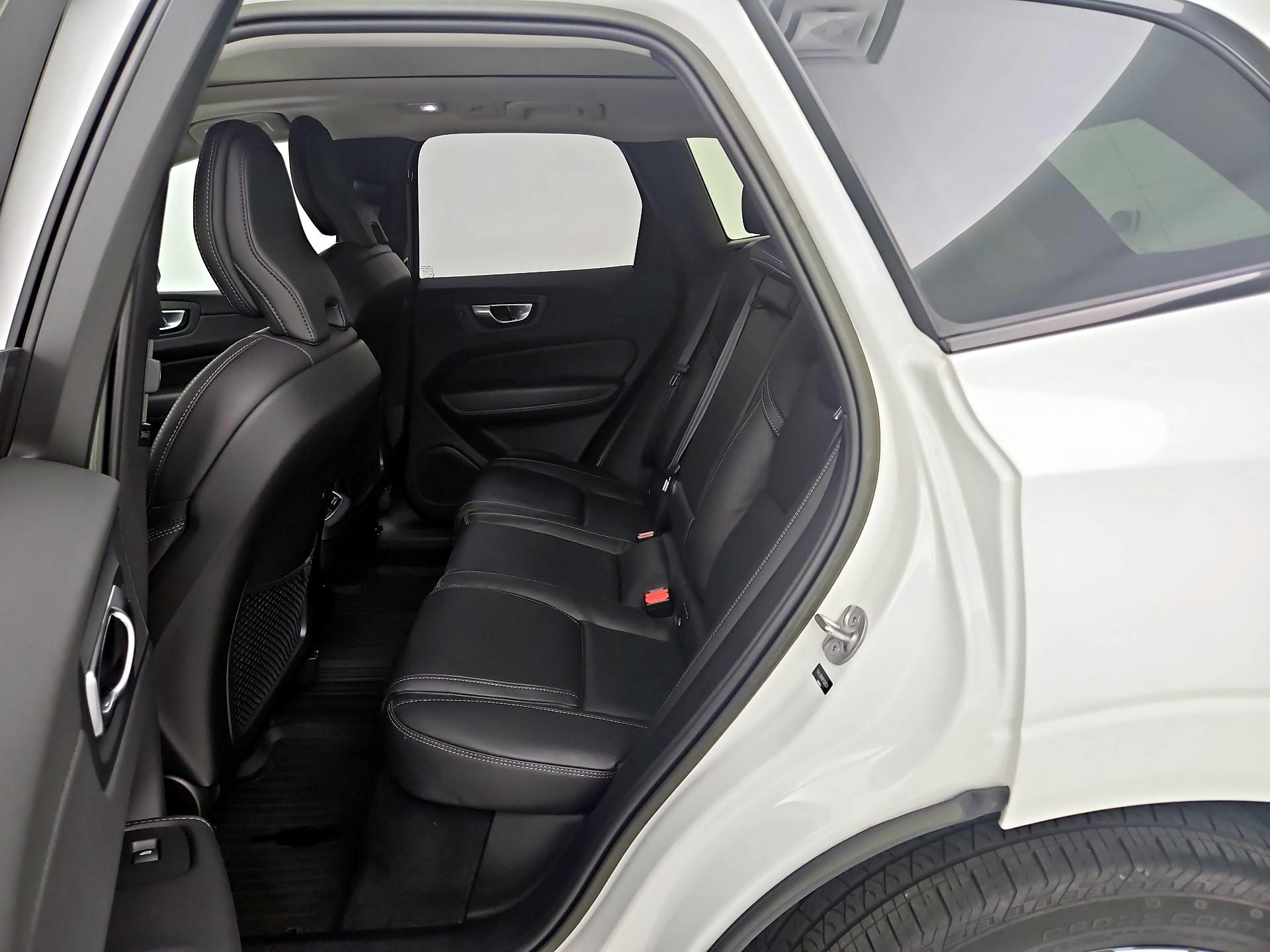 Thumbnail: 2023 Volvo XC60 - 20