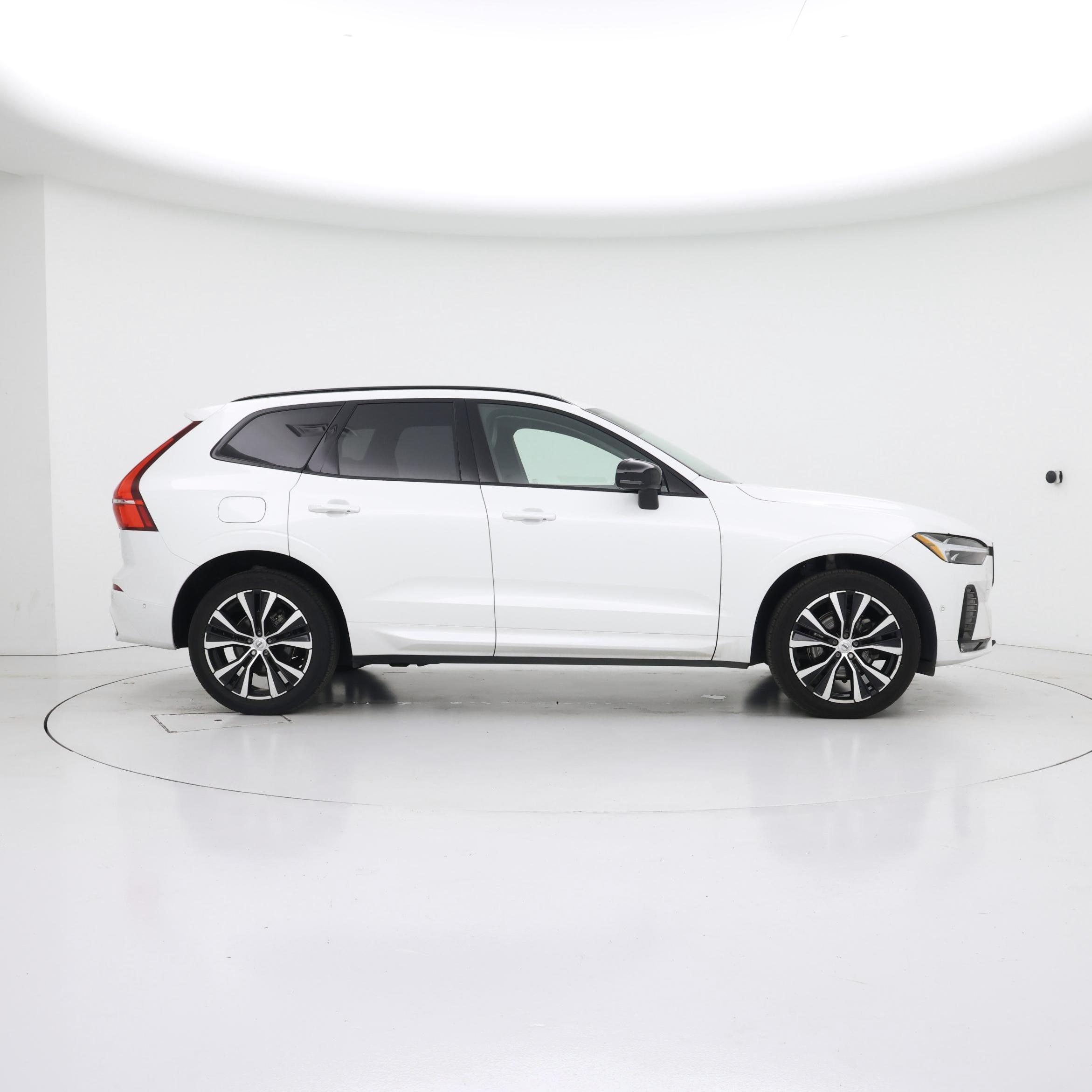 Thumbnail: 2023 Volvo XC60 - 7