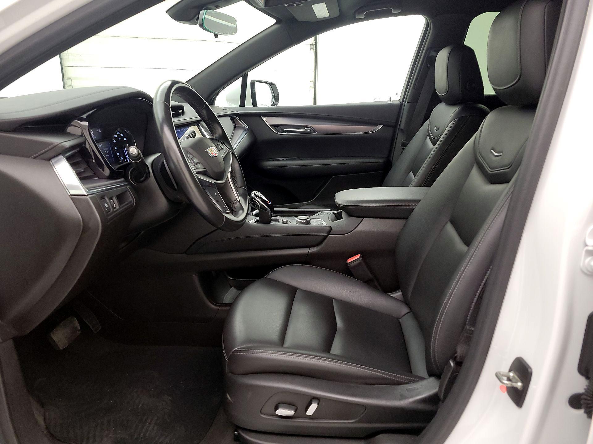 Thumbnail: 2023 Cadillac XT5 - 11