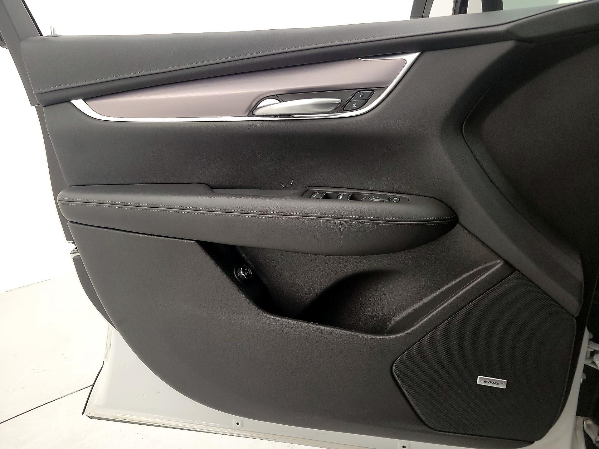 Thumbnail: 2023 Cadillac XT5 - 12