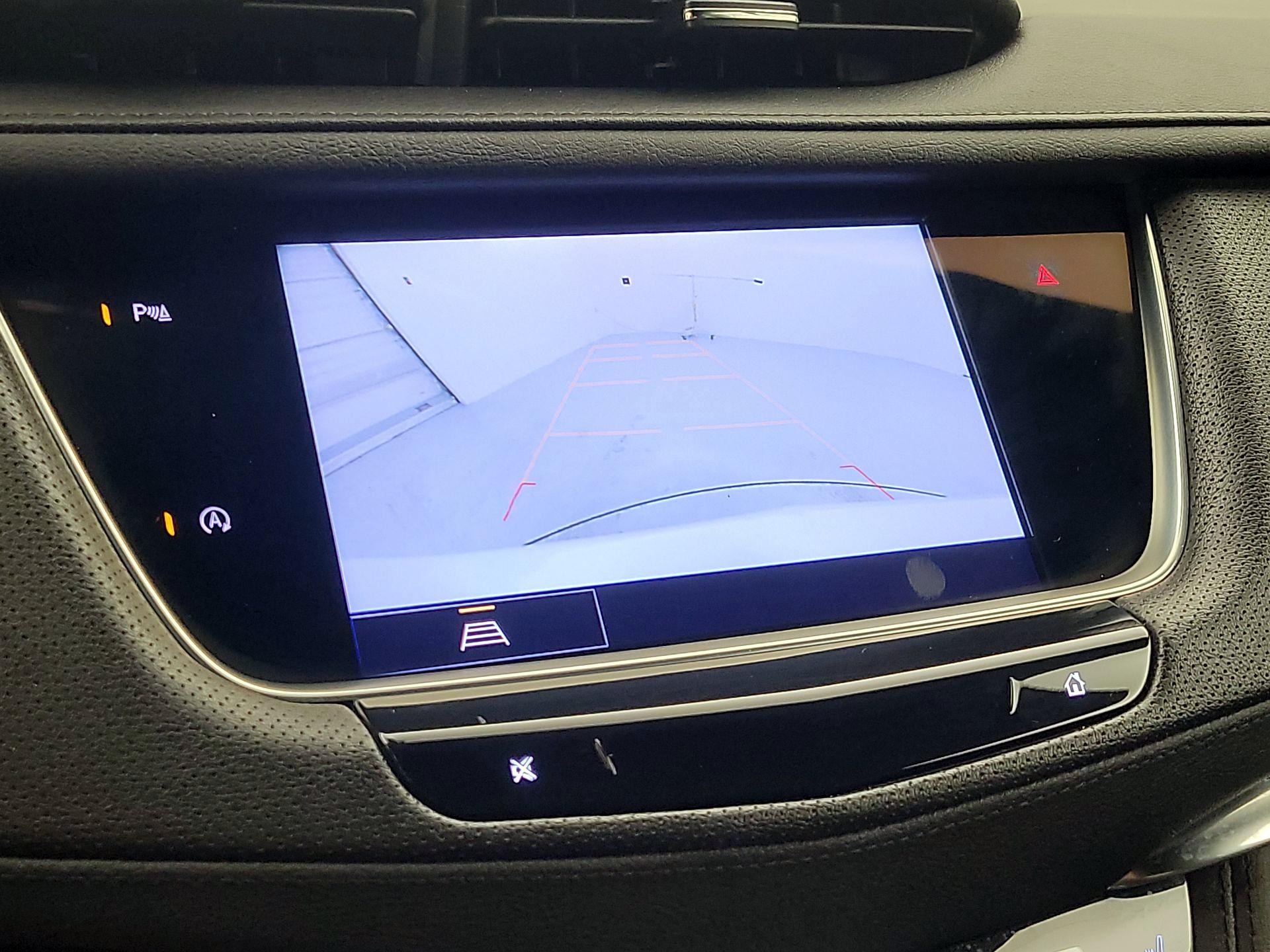 Thumbnail: 2023 Cadillac XT5 - 14