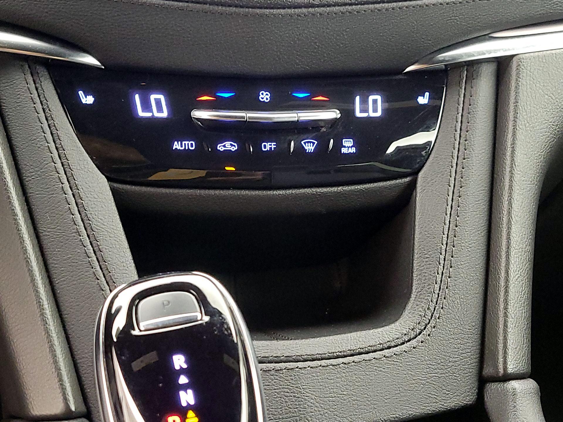 Thumbnail: 2023 Cadillac XT5 - 16