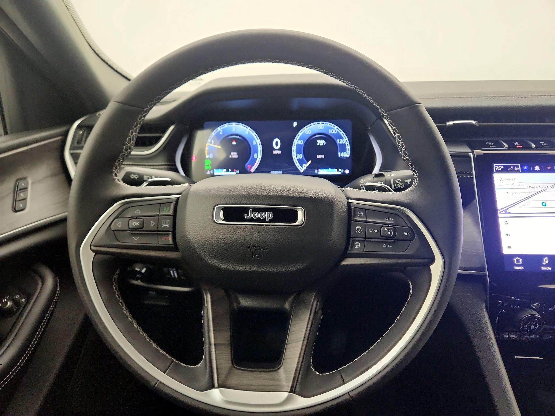 Thumbnail: 2025 Jeep Grand Cherokee - 10