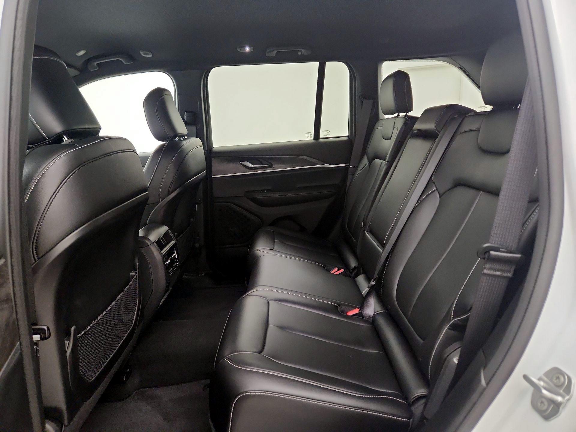 Thumbnail: 2025 Jeep Grand Cherokee - 19