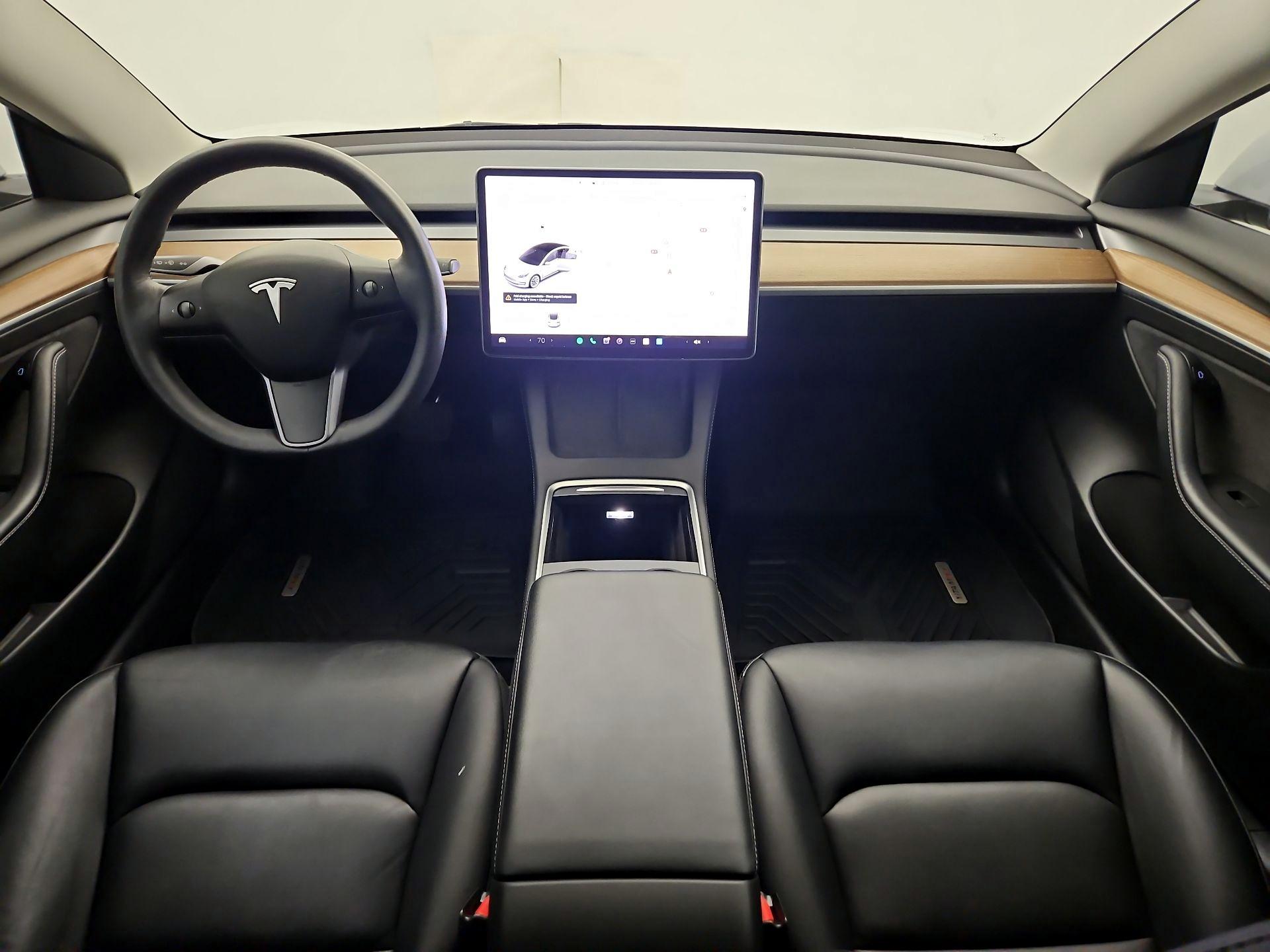 Thumbnail: 2022 Tesla Model 3 - 9