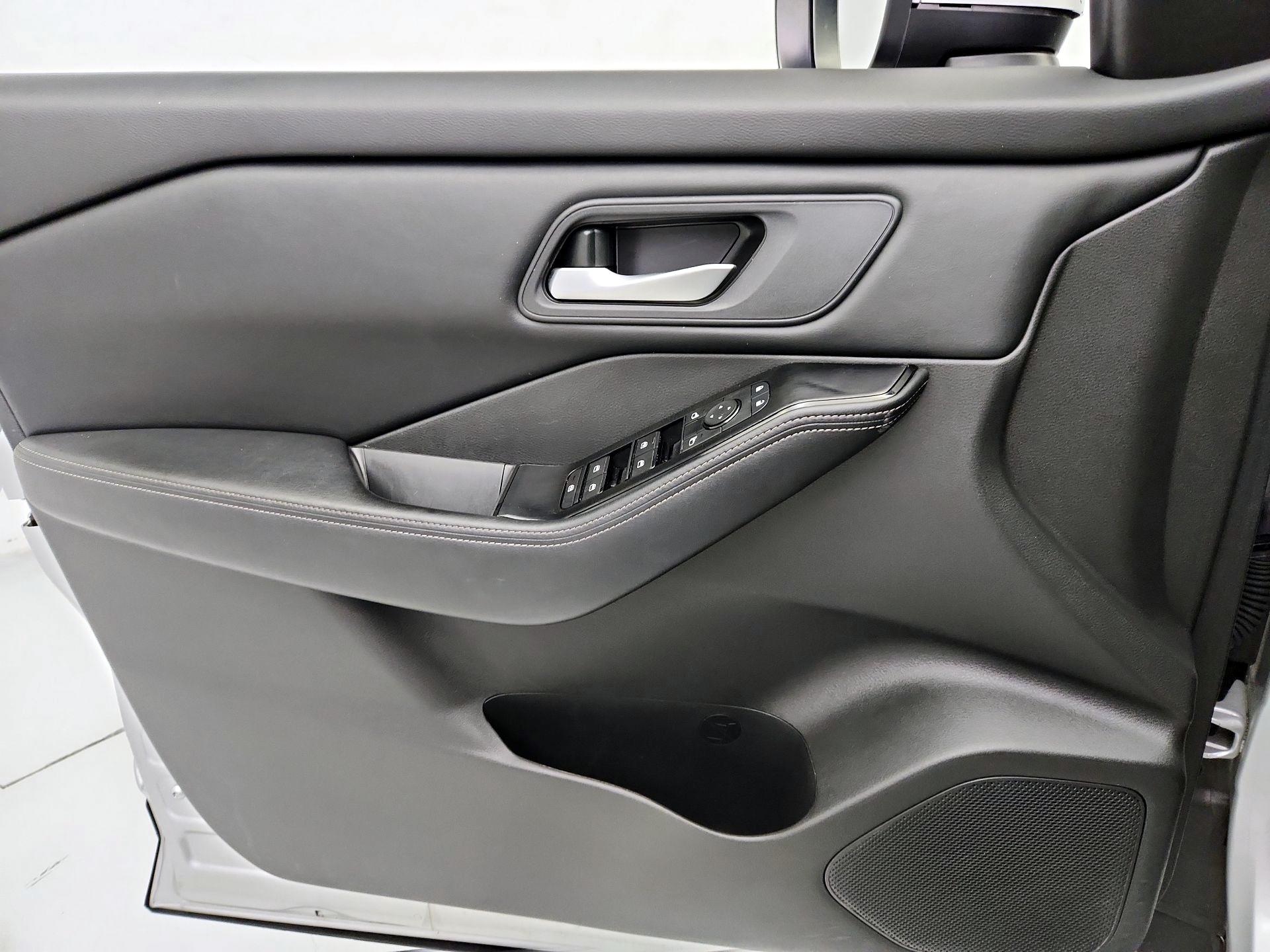 Thumbnail: 2025 Nissan Rogue - 12