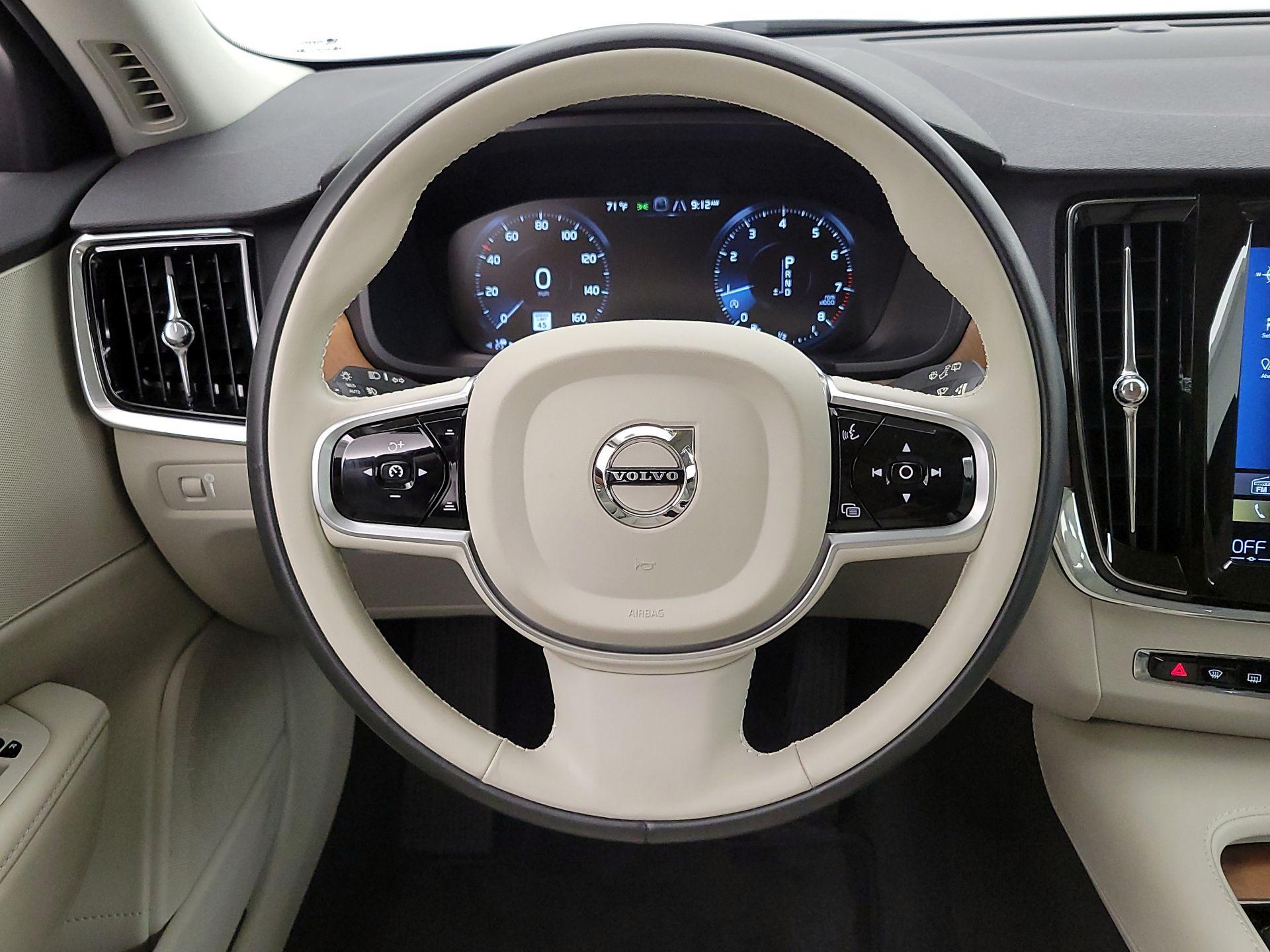 Thumbnail: 2018 Volvo V90 - 10