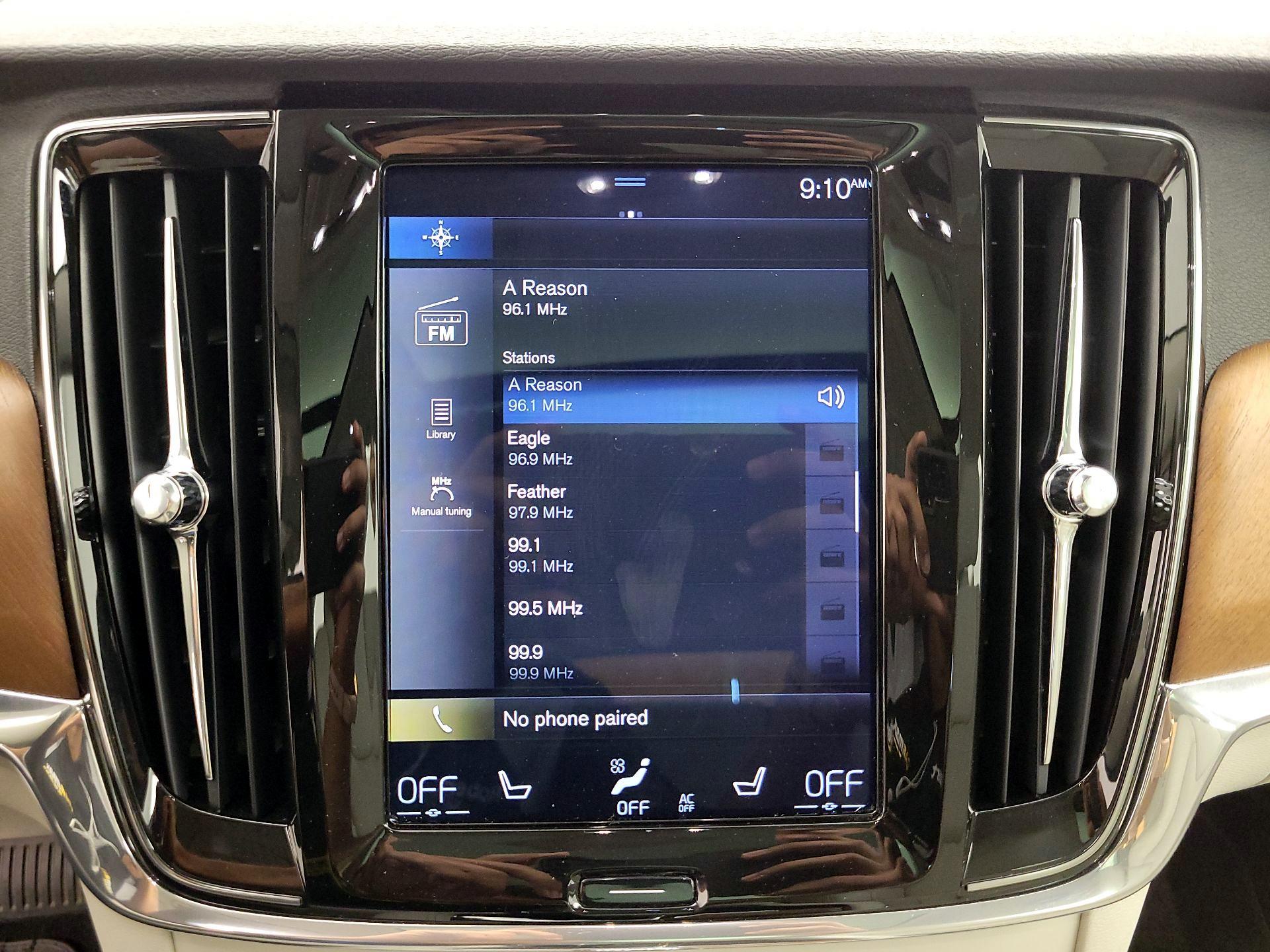 Thumbnail: 2018 Volvo V90 - 16