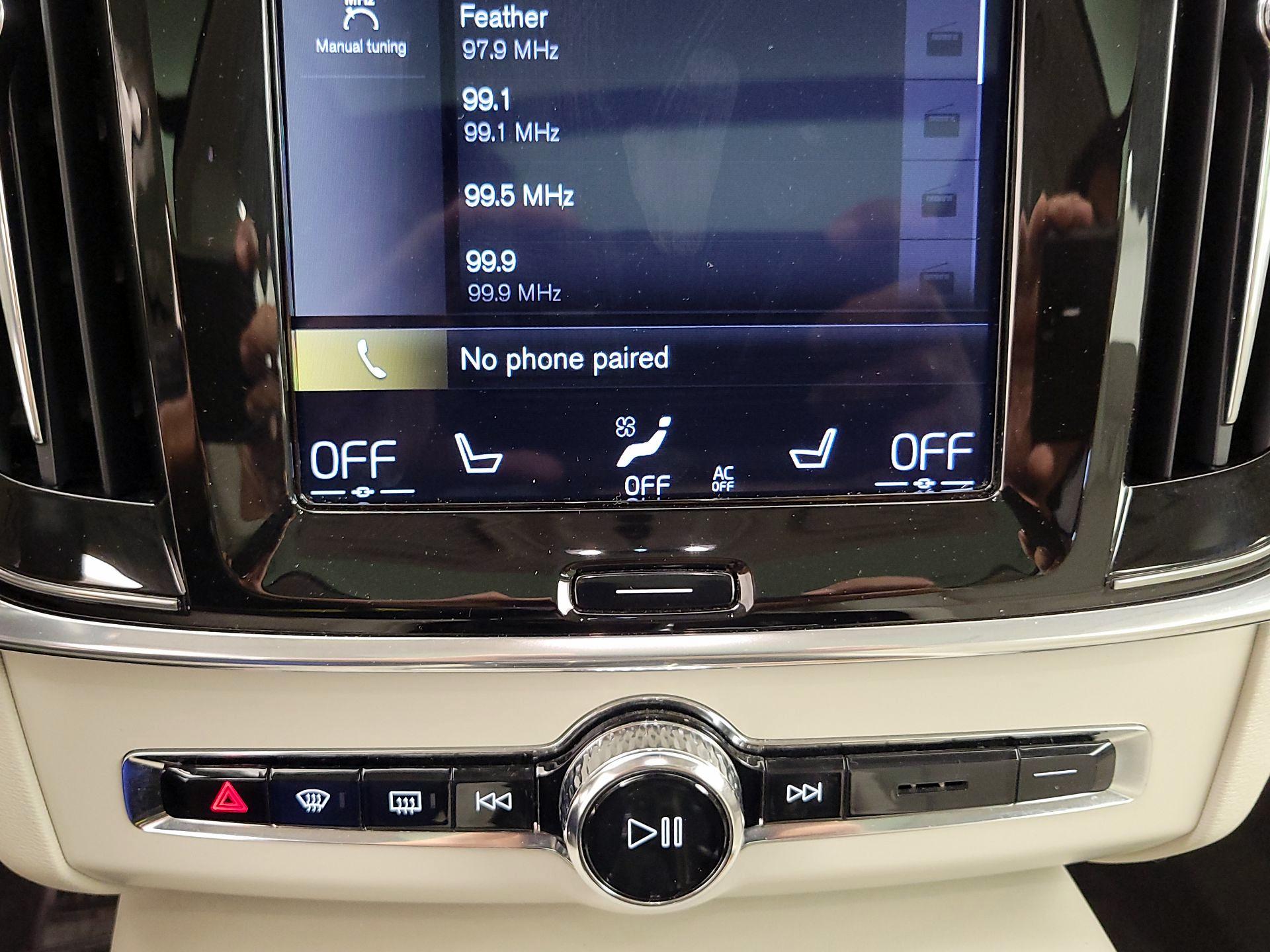 Thumbnail: 2018 Volvo V90 - 17