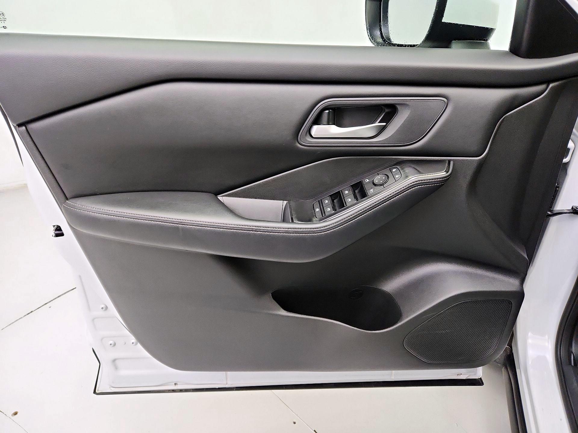 Thumbnail: 2025 Nissan Rogue - 12