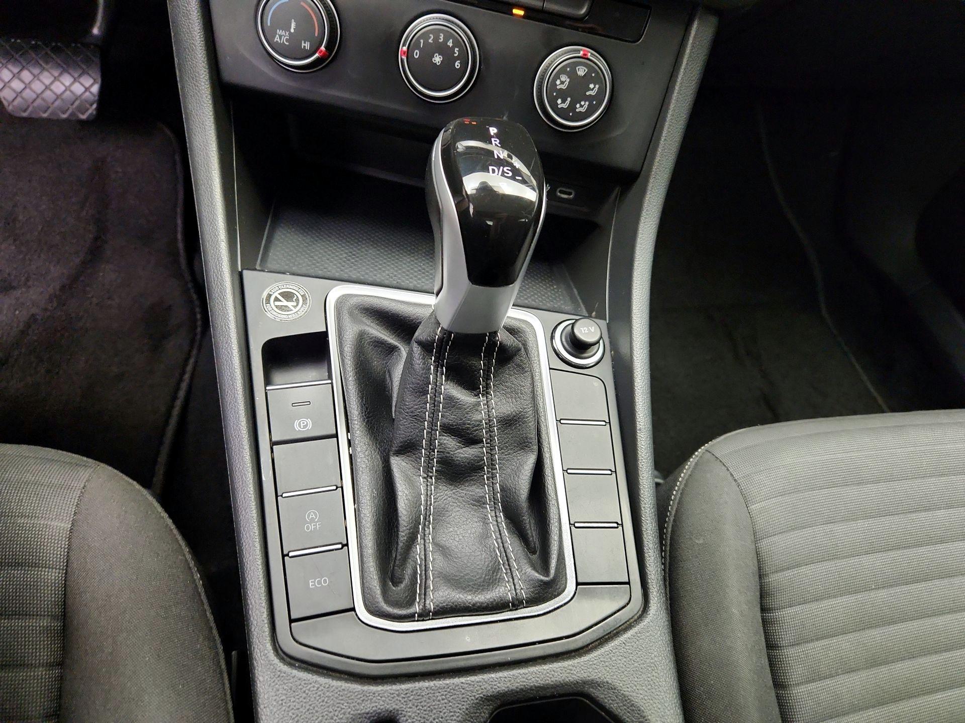 Thumbnail: 2021 Toyota Camry - 17