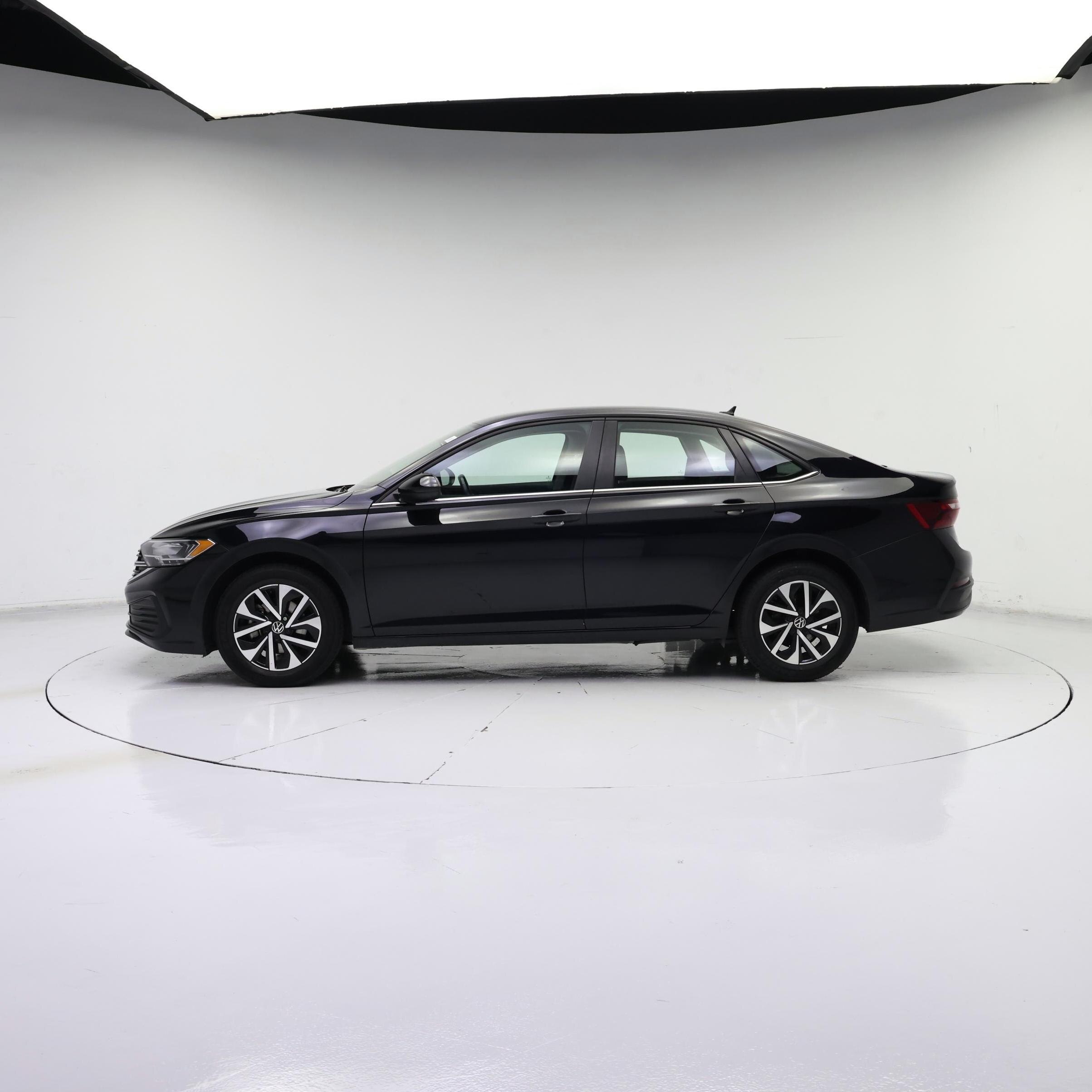 Thumbnail: 2021 Toyota Camry - 3