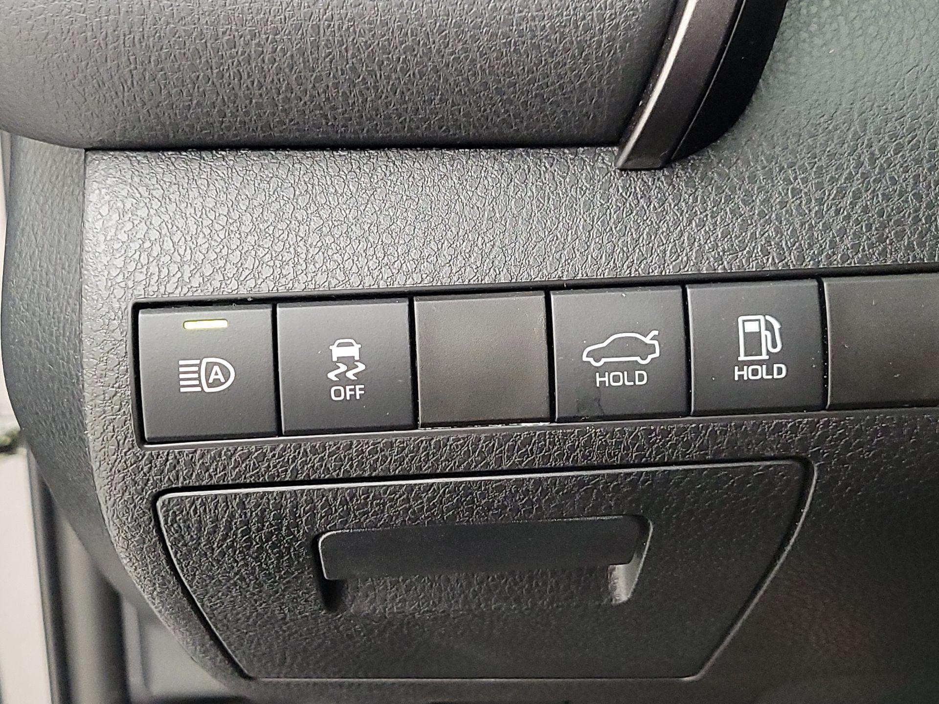 Thumbnail: 2020 Toyota Camry - 13