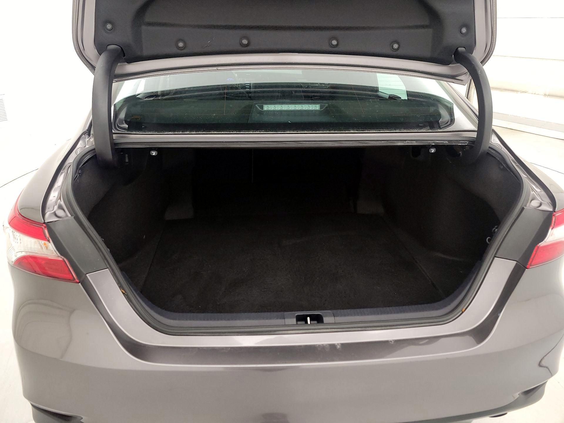 Thumbnail: 2020 Toyota Camry - 20