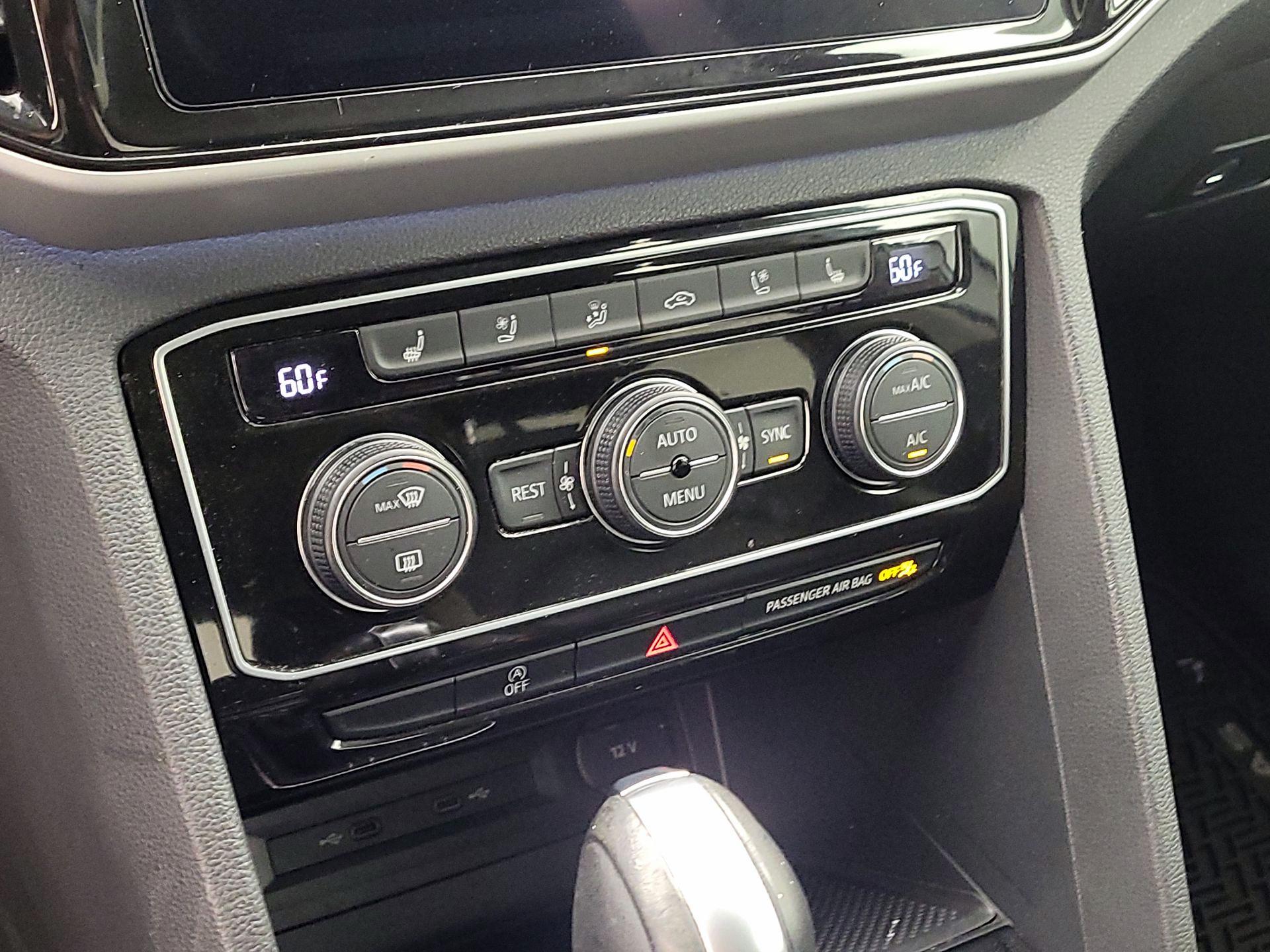 Thumbnail: 2021 Volkswagen Atlas - 16