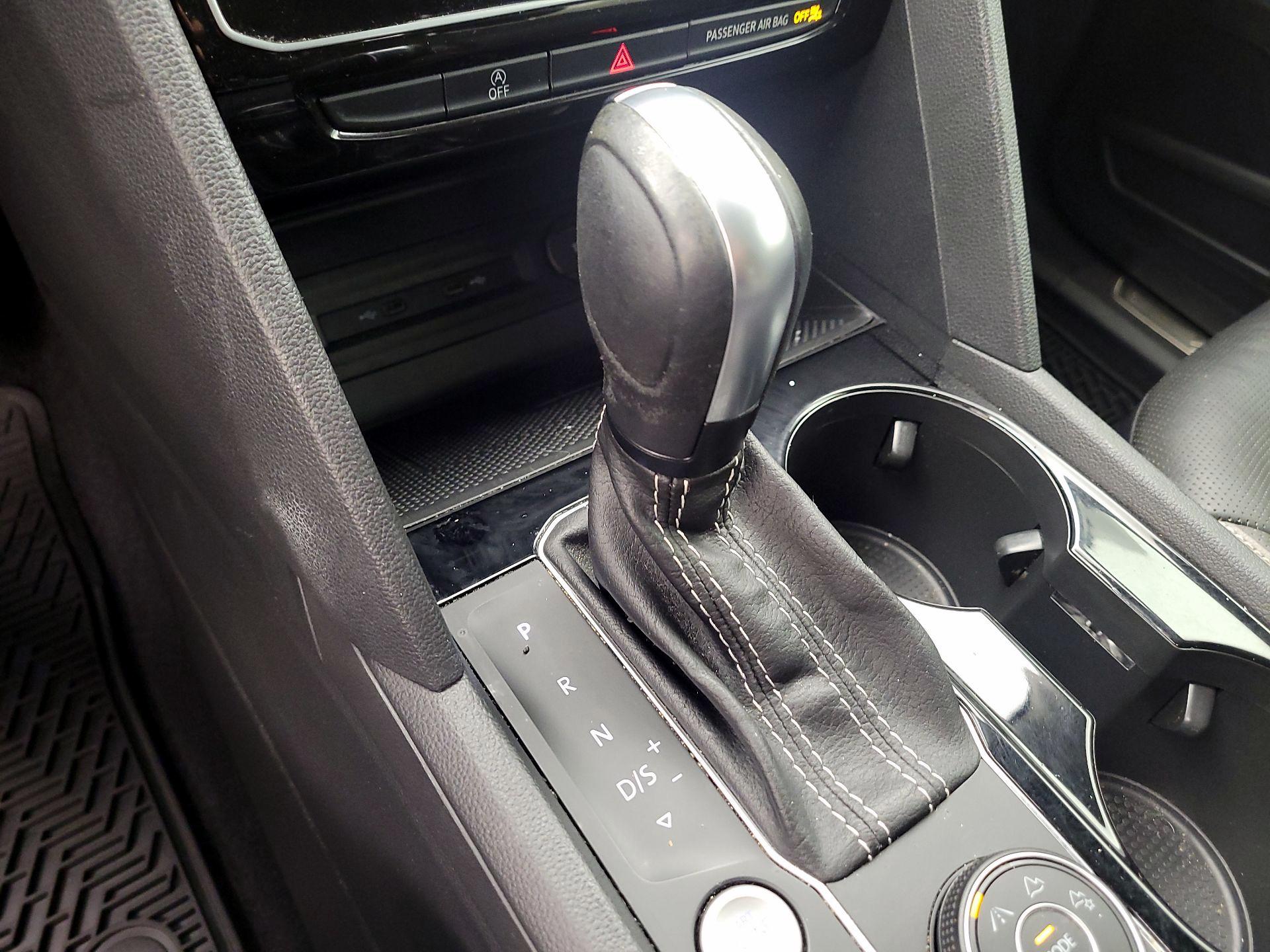 Thumbnail: 2021 Volkswagen Atlas - 17